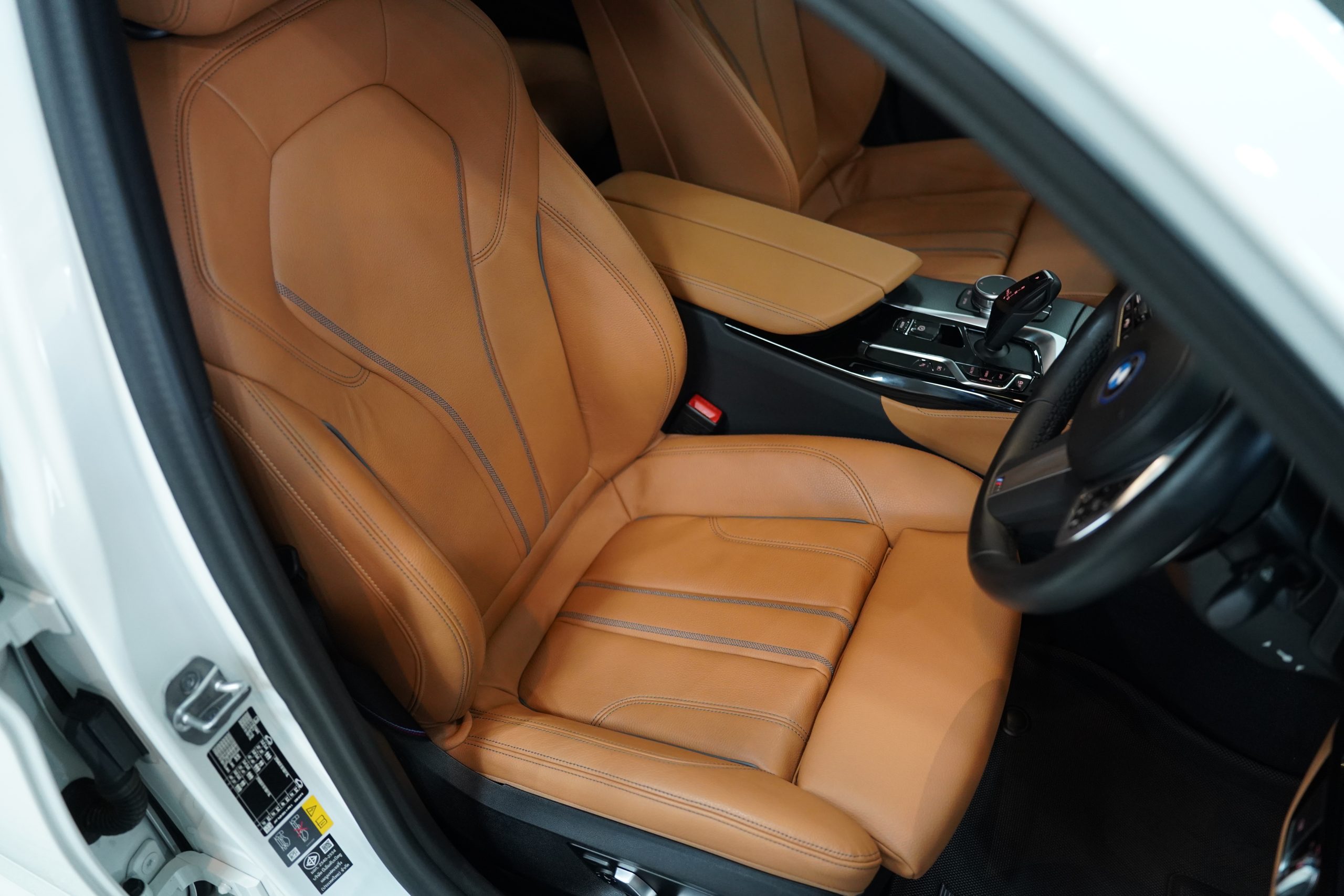 2023 BMW 530e 2.0 G30 (ปี 17-22) M Sport Sedan - Image 17