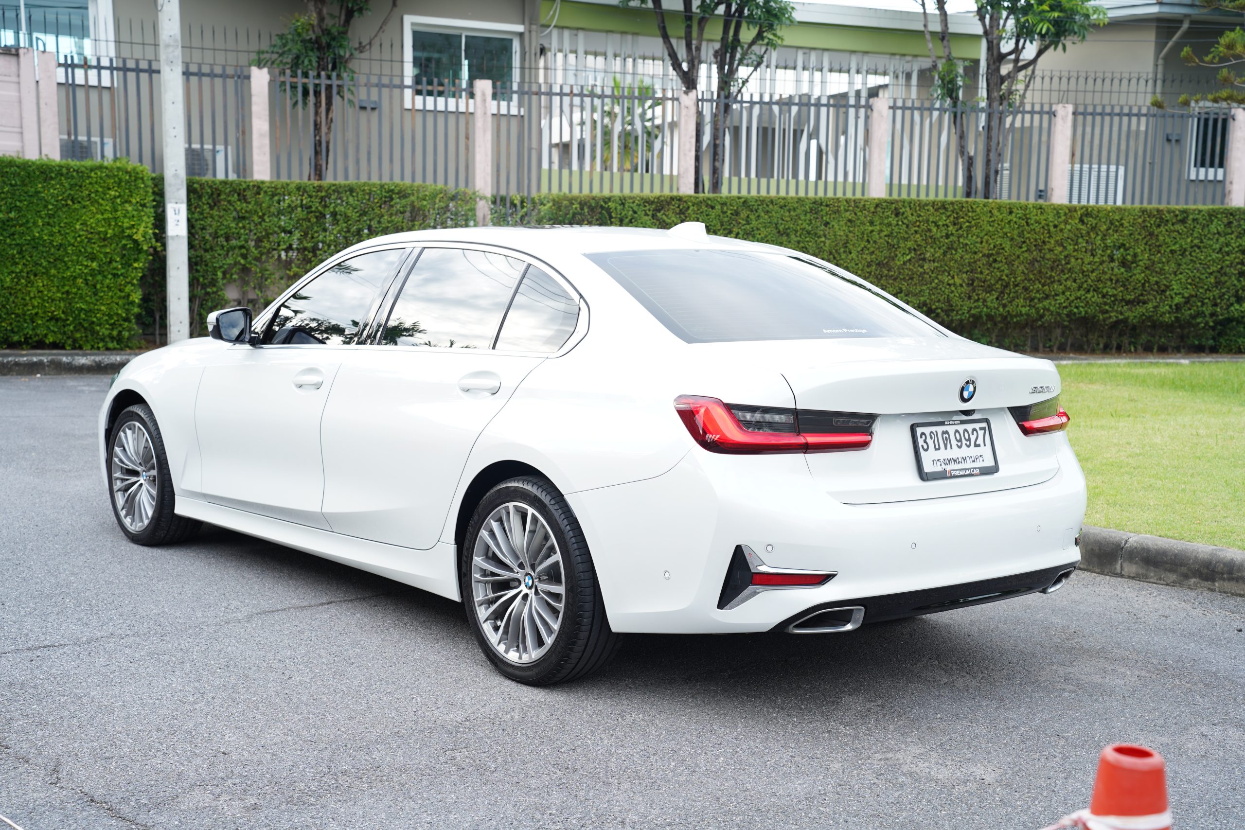 2022 BMW 320Li 2.0 G28 (ปี 21-26) Luxury Sedan - Image 7