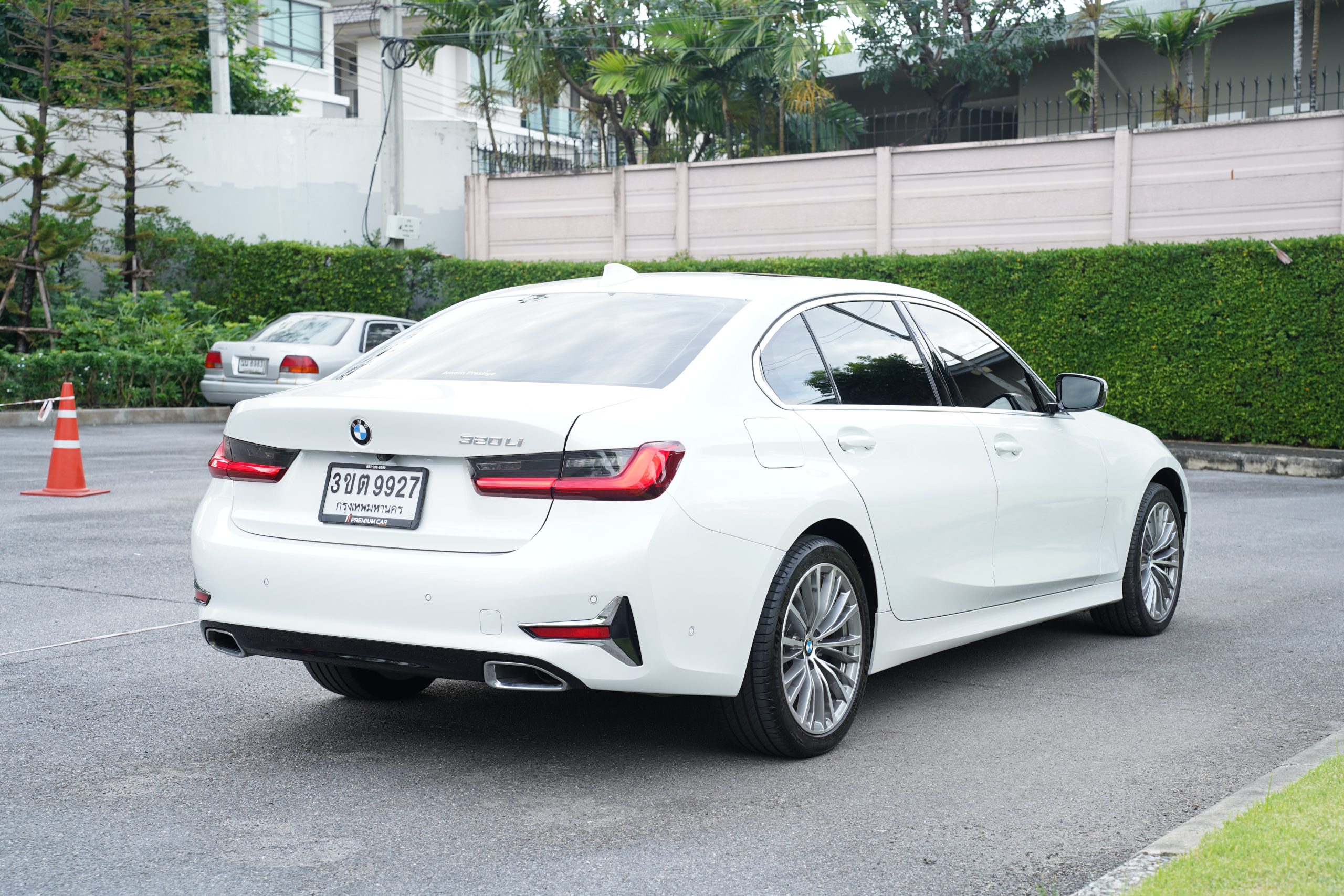 2022 BMW 320Li 2.0 G28 (ปี 21-26) Luxury Sedan - Image 9