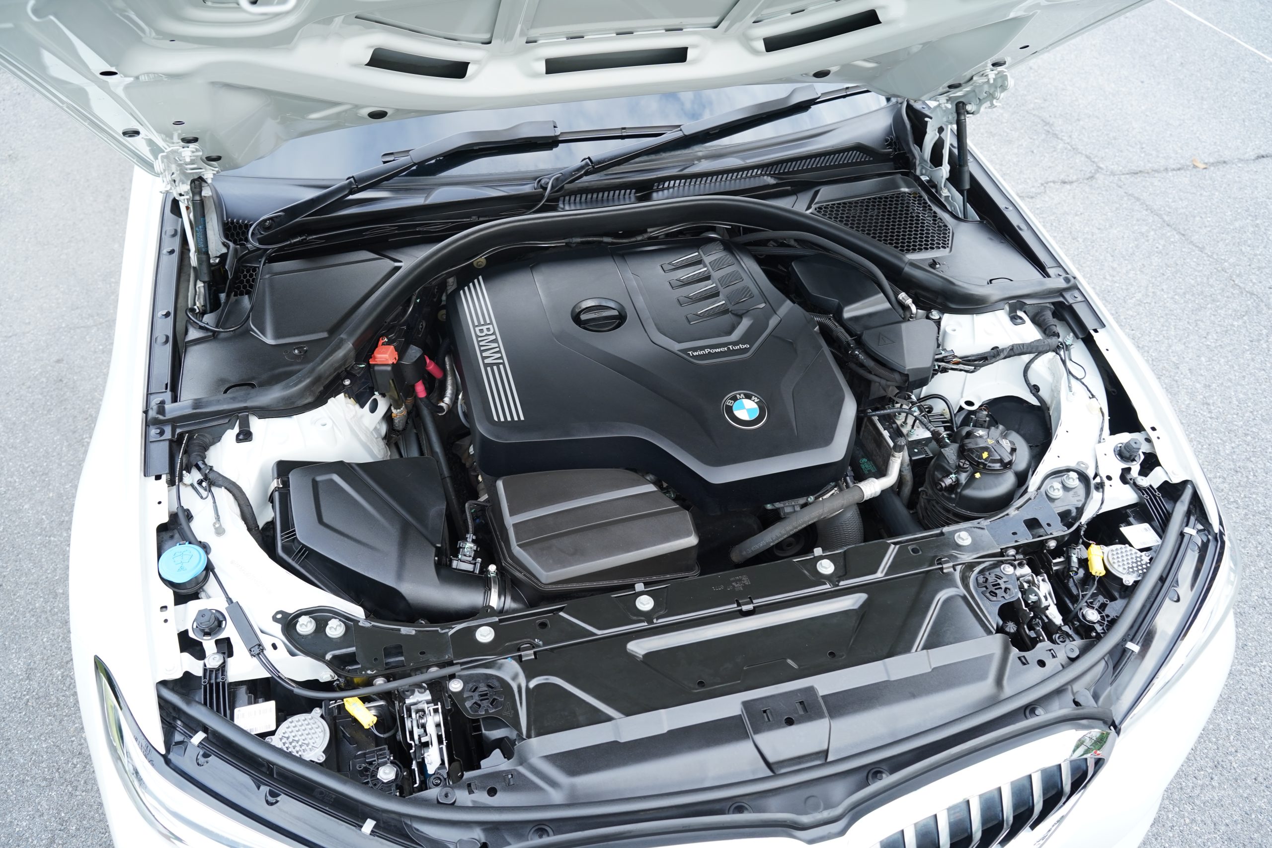 2022 BMW 320Li 2.0 G28 (ปี 21-26) Luxury Sedan - Image 15