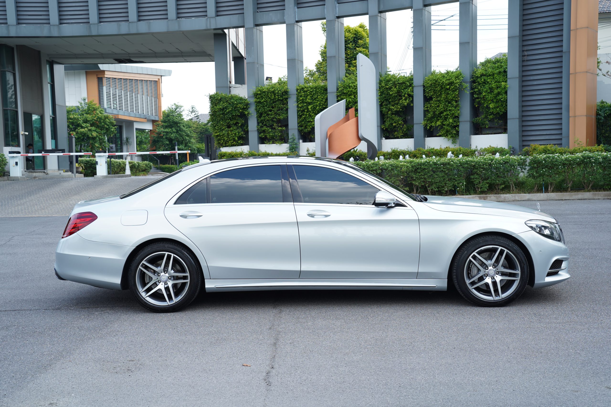 2014 Mercedes-Benz S300 2.1 W222 (ปี 13-21) BlueTEC Hybrid Sedan - Image 9