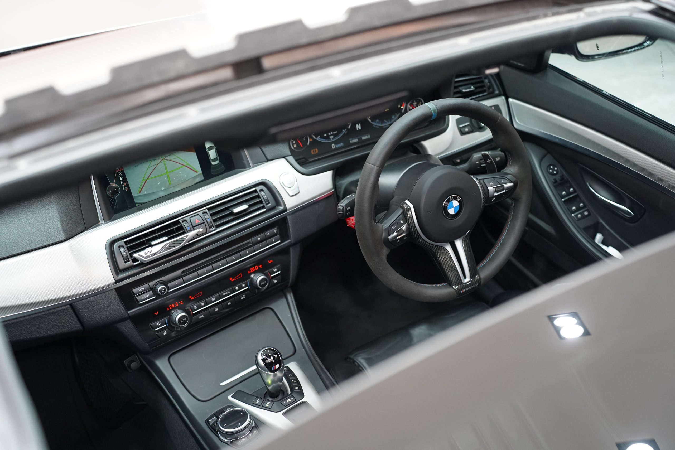 2015 BMW M5 F10 LCI - Image 32