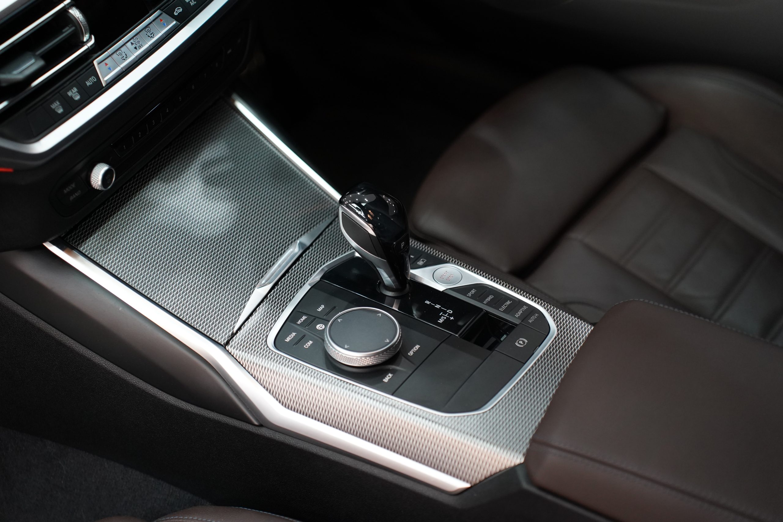 2020 BMW 330e 2.0 G20 (ปี 19-26) M Sport Sedan - Image 13