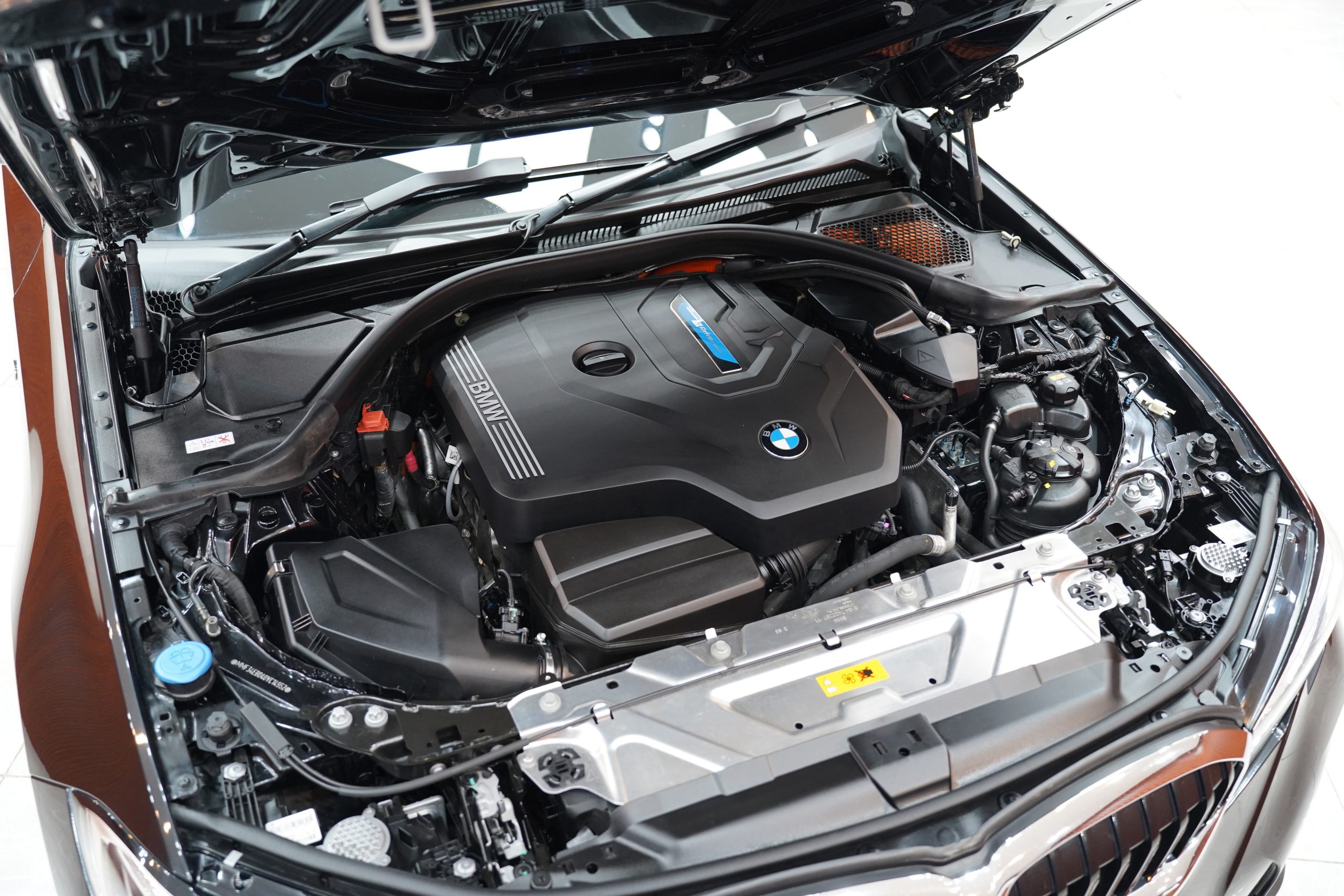 2020 BMW 330e 2.0 G20 (ปี 19-26) M Sport Sedan - Image 17