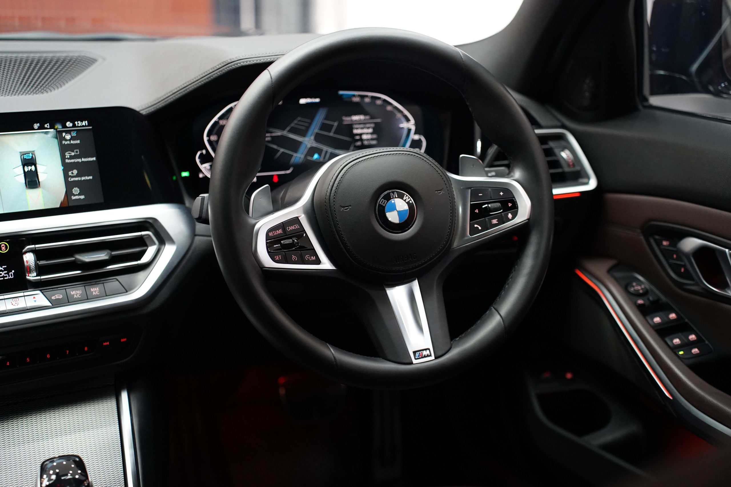 2020 BMW 330e 2.0 G20 (ปี 19-26) M Sport Sedan - Image 20