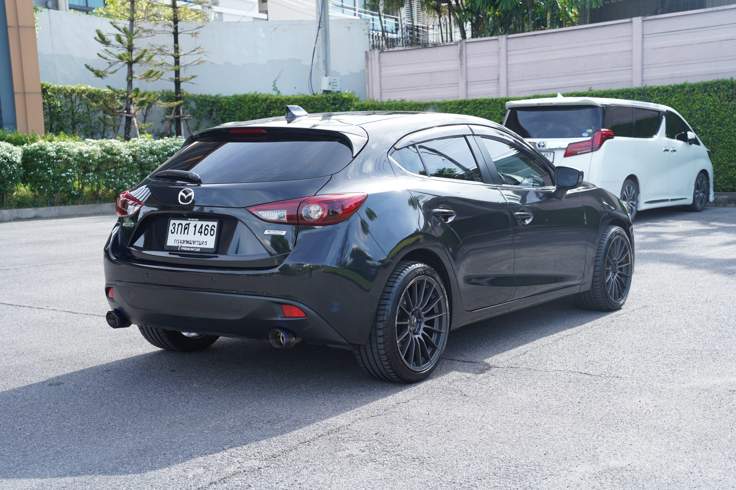 2014 Mazda 3 2.0 (ปี 14-18) SP Sports Hatchback - Image 8