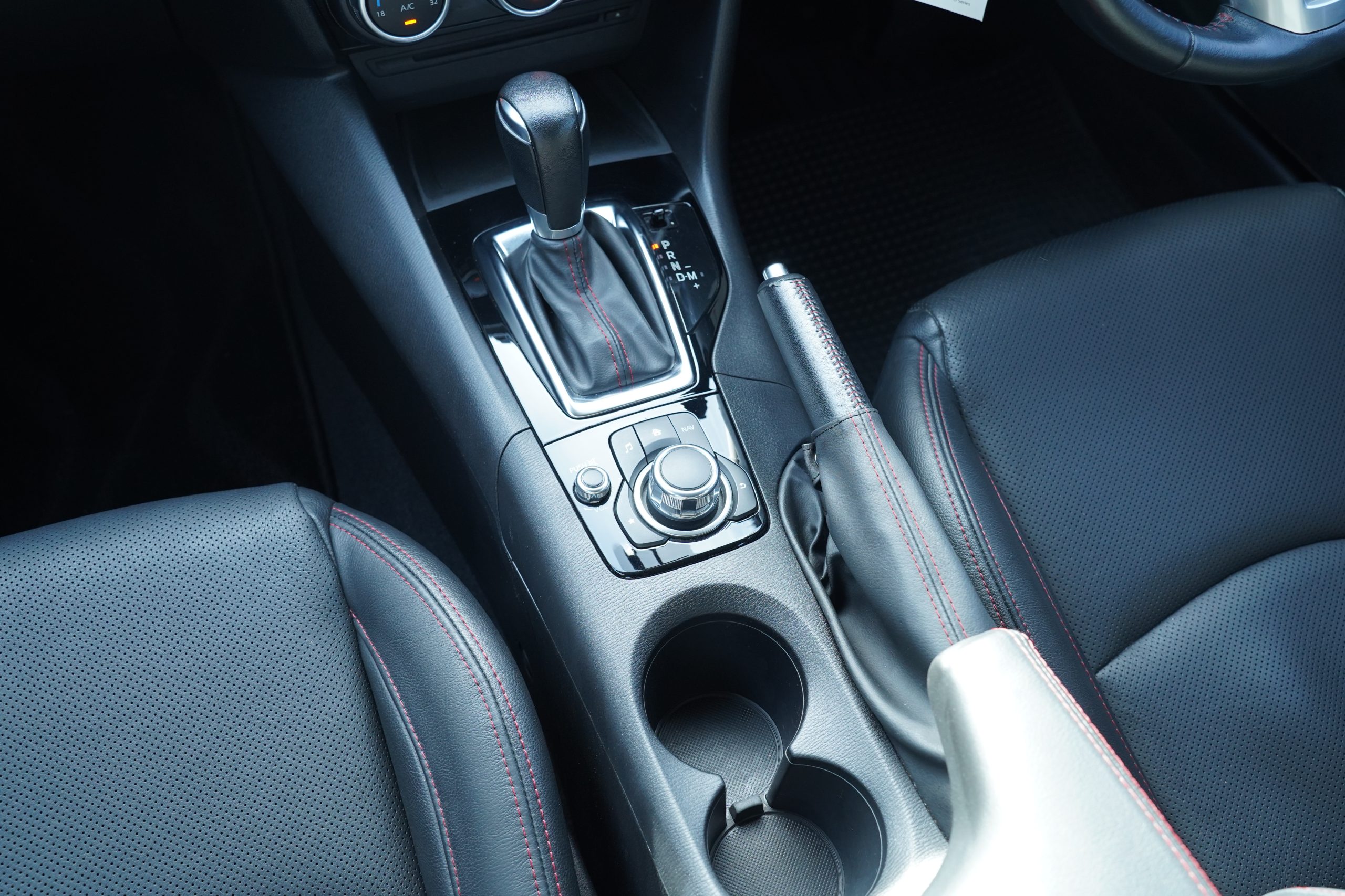 2014 Mazda 3 2.0 (ปี 14-18) SP Sports Hatchback - Image 21