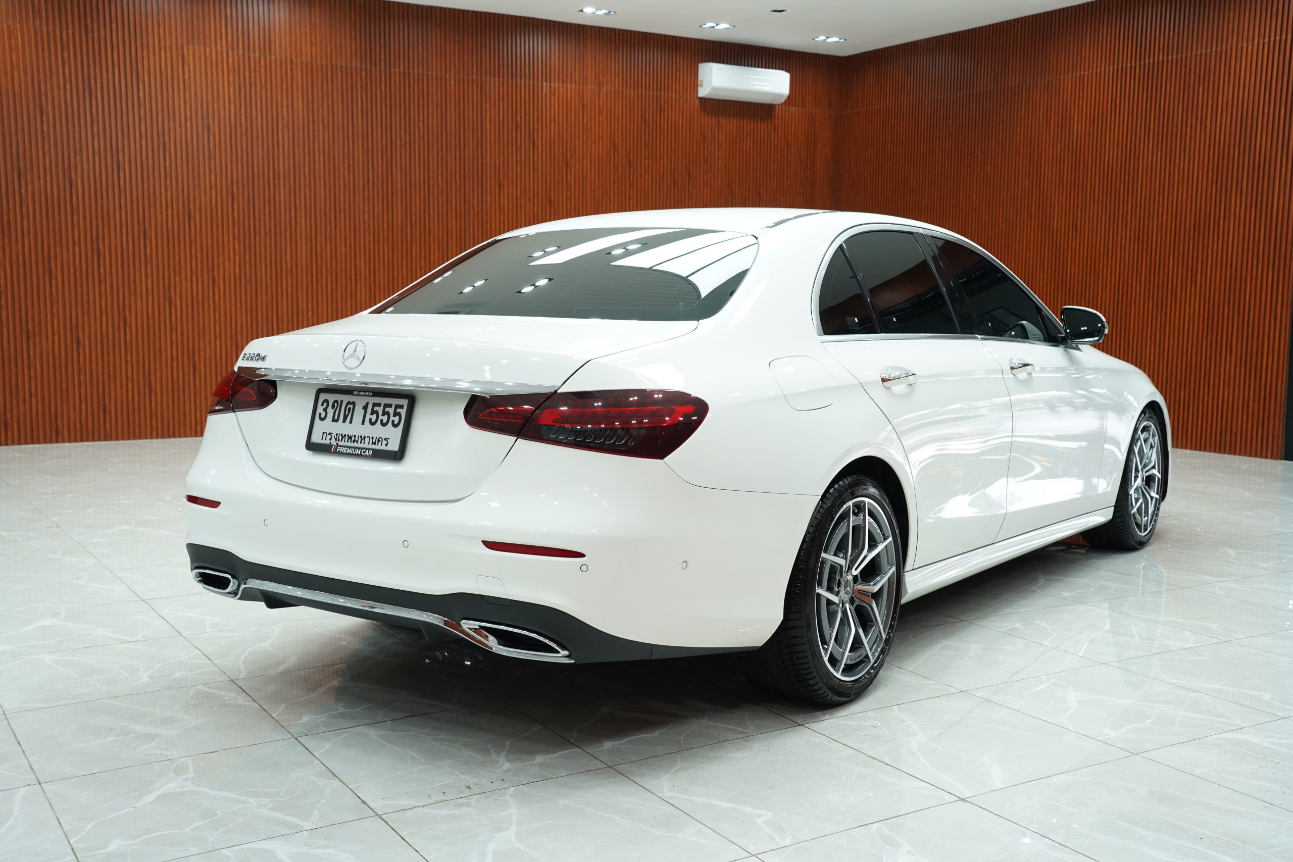 2023 Mercedes-Benz E220 2.0 W213 (ปี 16-23) d AMG Sport Sedan - Image 7