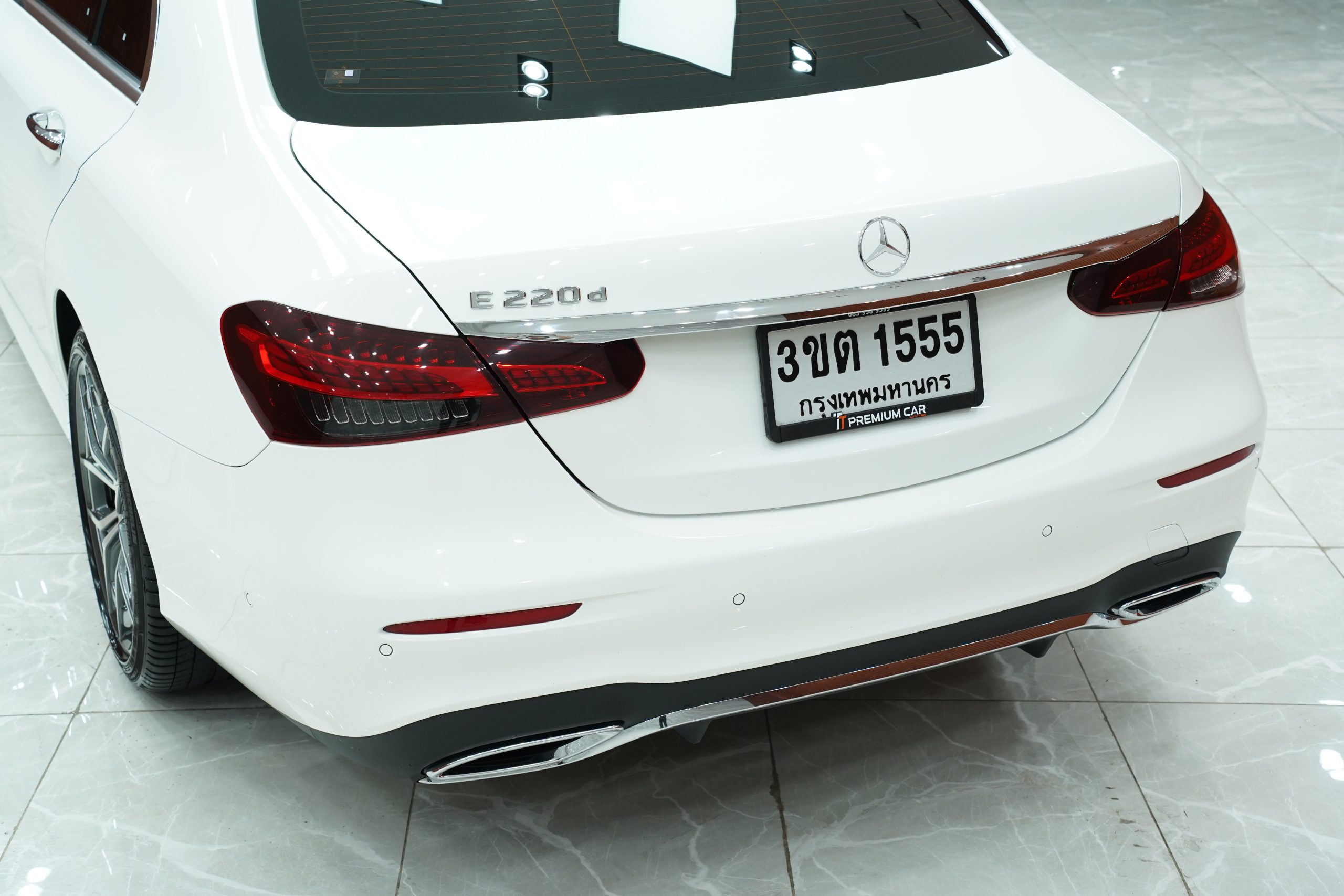 2023 Mercedes-Benz E220 2.0 W213 (ปี 16-23) d AMG Sport Sedan - Image 8