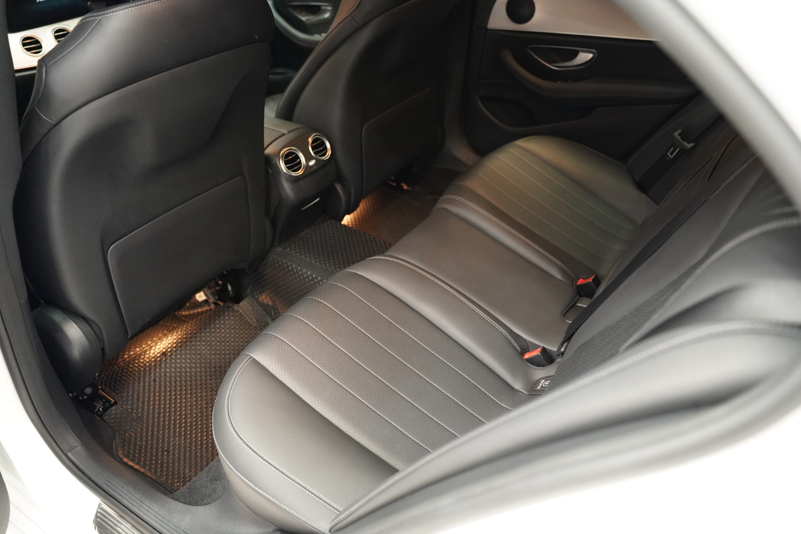 2023 Mercedes-Benz E220 2.0 W213 (ปี 16-23) d AMG Sport Sedan - Image 10