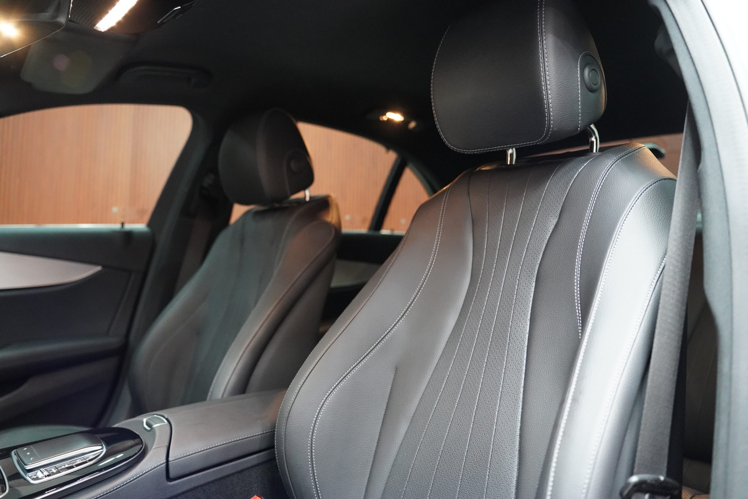 2023 Mercedes-Benz E220 2.0 W213 (ปี 16-23) d AMG Sport Sedan - Image 14