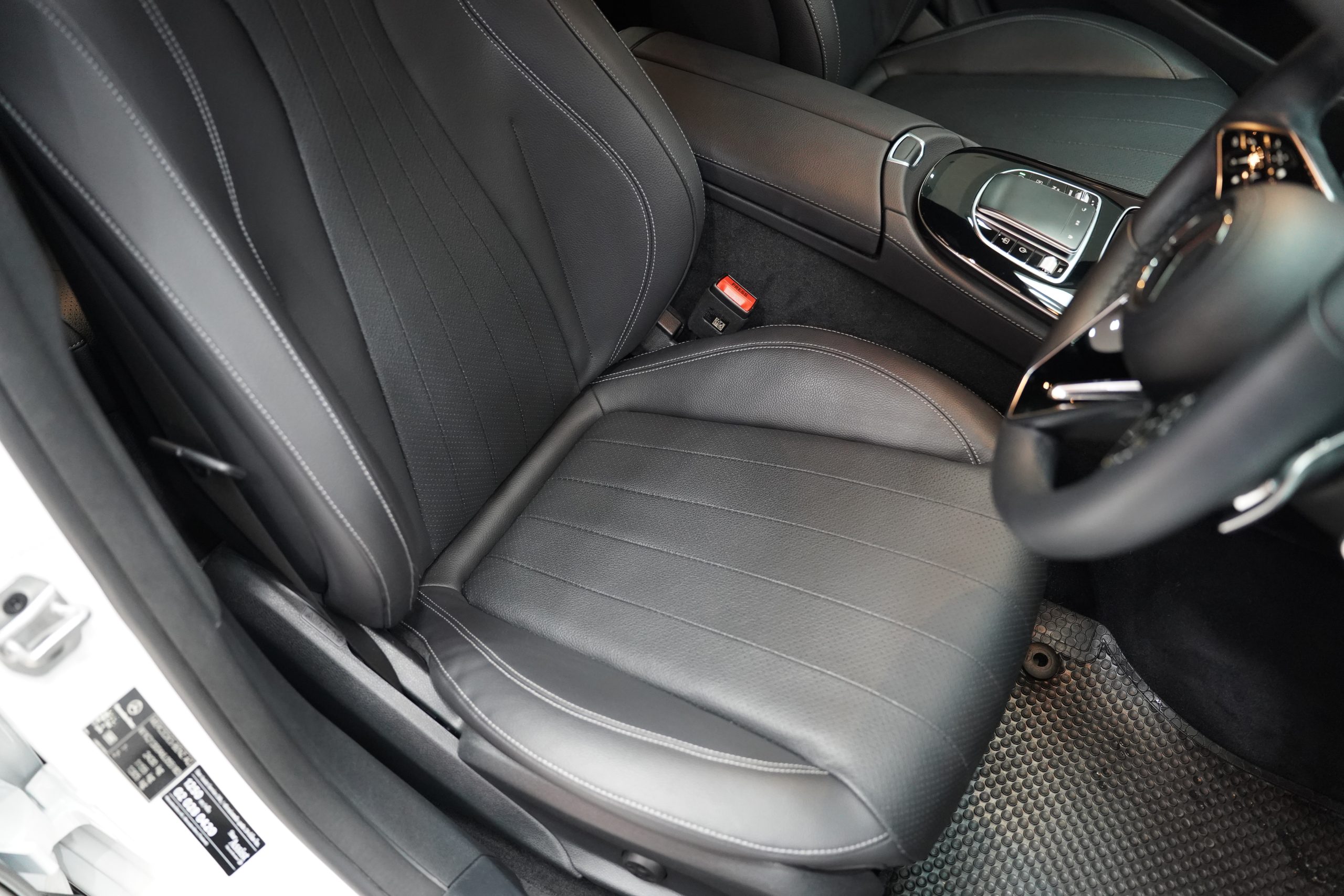 2023 Mercedes-Benz E220 2.0 W213 (ปี 16-23) d AMG Sport Sedan - Image 18