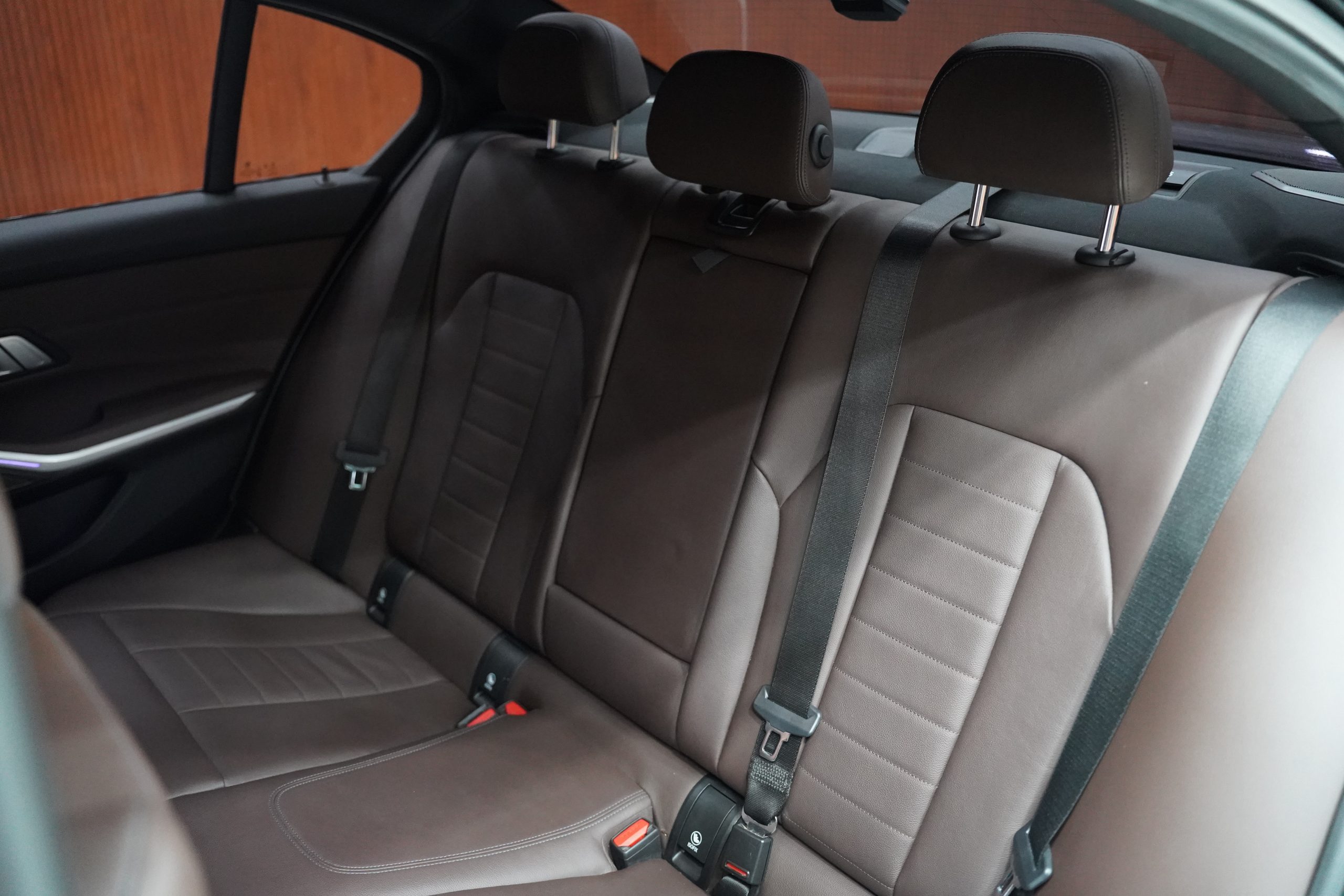 2020 BMW 330e 2.0 G20 (ปี 19-26) M Sport Sedan - Image 12