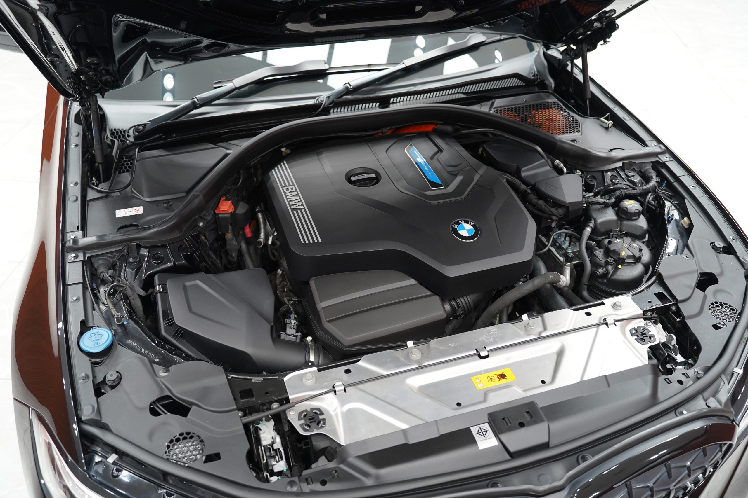 2020 BMW 330e 2.0 G20 (ปี 19-26) M Sport Sedan - Image 15