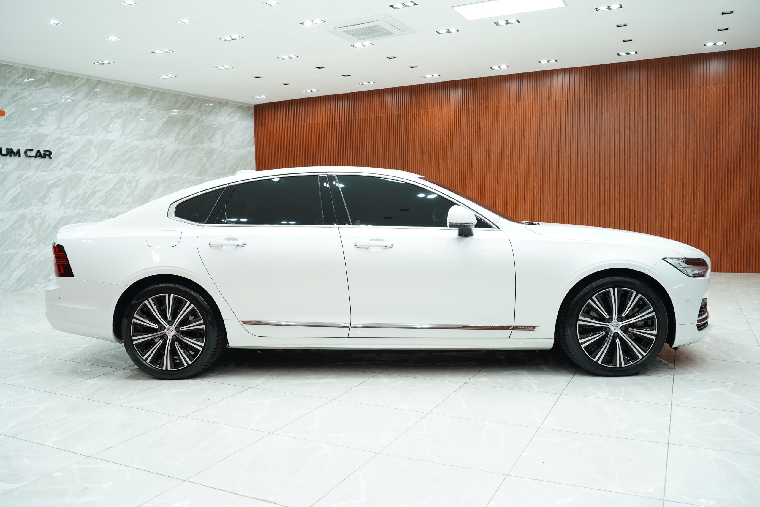 2022Volvo S90 T8 Inscription - Image 6