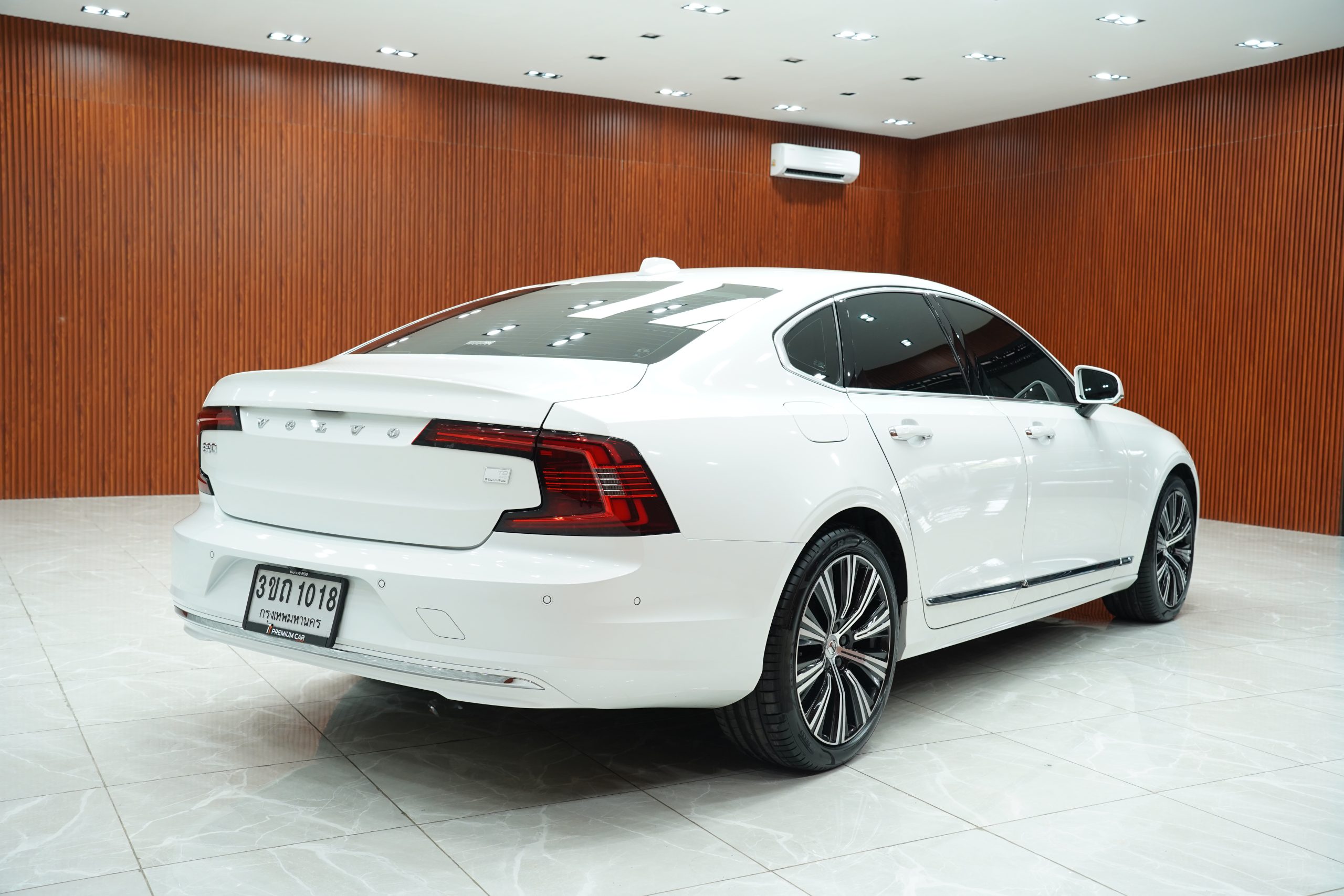 2022Volvo S90 T8 Inscription - Image 7