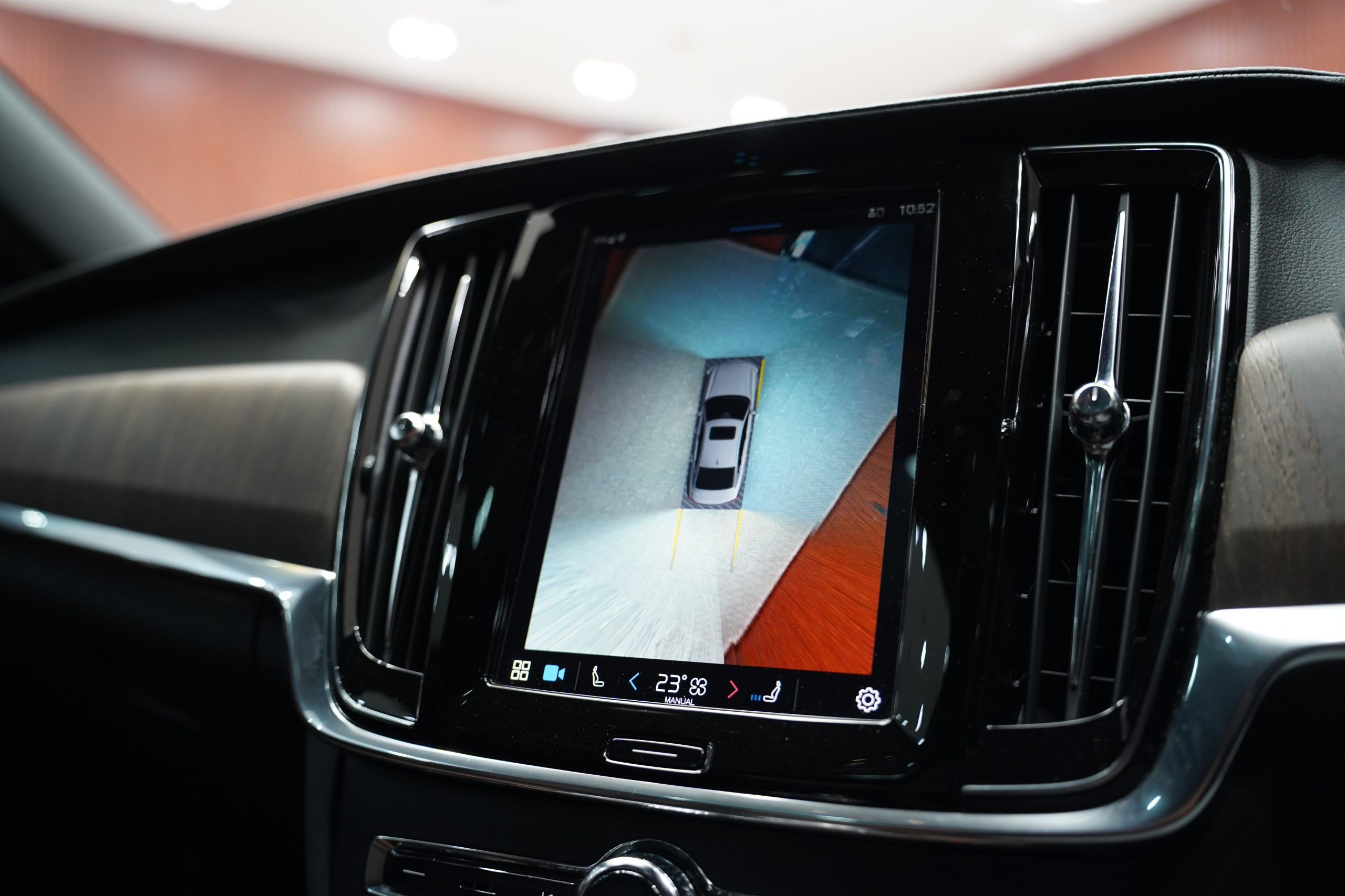 2022Volvo S90 T8 Inscription - Image 16