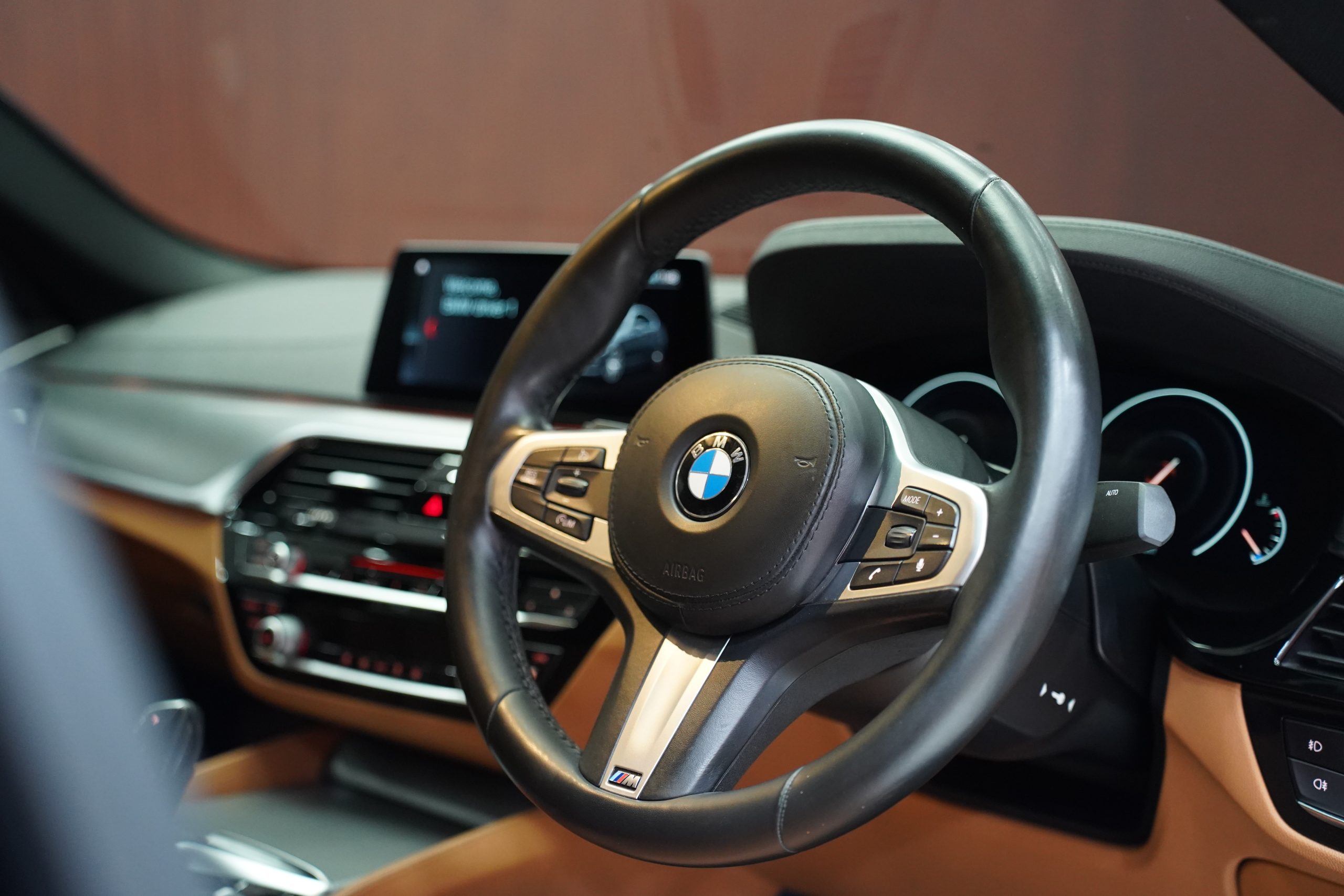 2020BMW 520d M Sport - Image 16