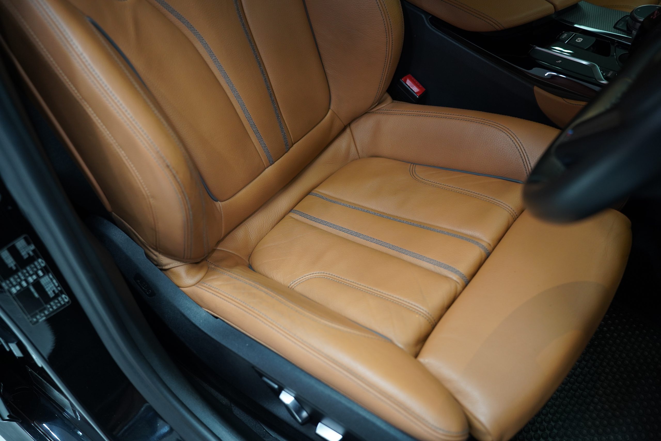 2020BMW 520d M Sport - Image 17