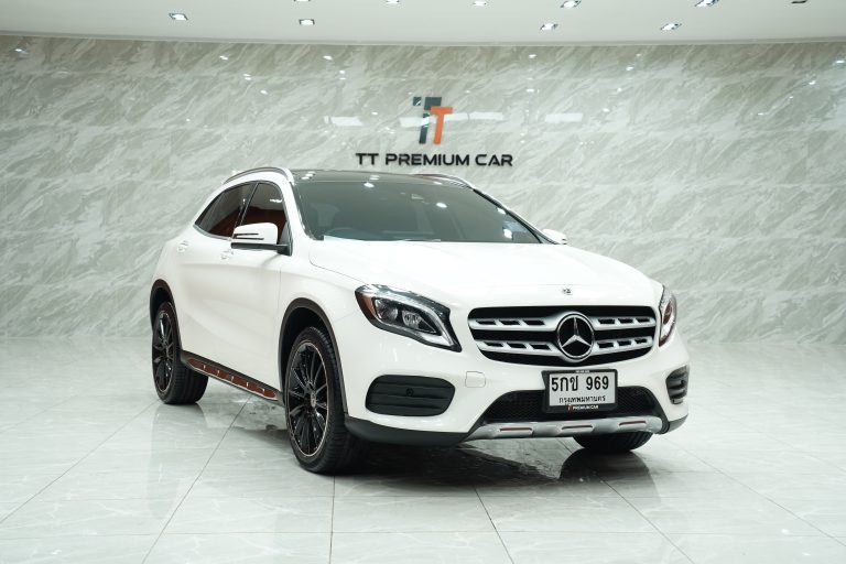 2019Mercedes-Benz GLA 250 AMG Night Edition W156