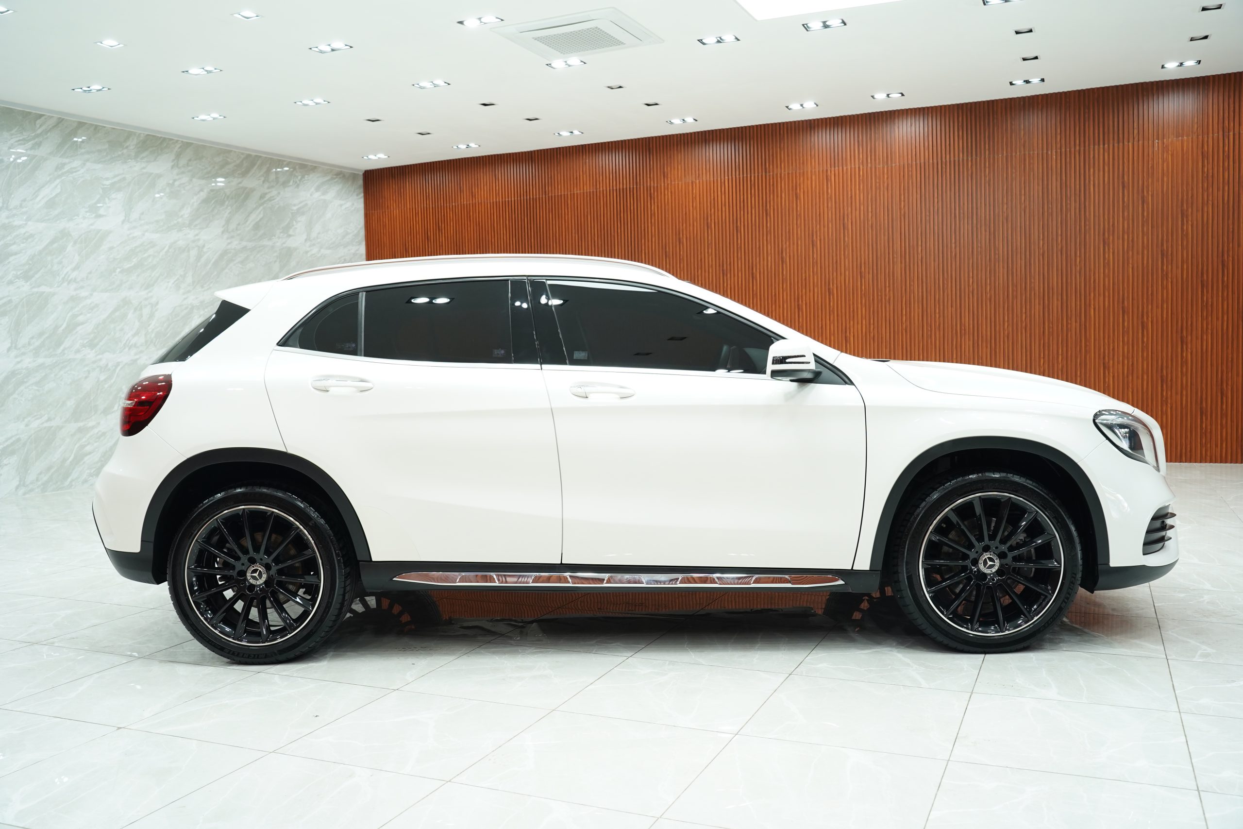 2019Mercedes-Benz GLA 250 AMG Night Edition W156 - Image 6