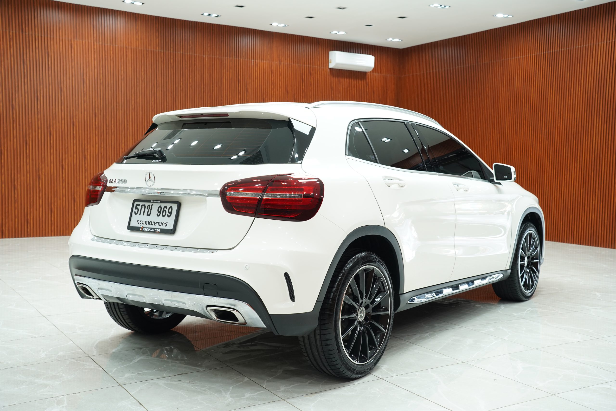 2019Mercedes-Benz GLA 250 AMG Night Edition W156 - Image 7