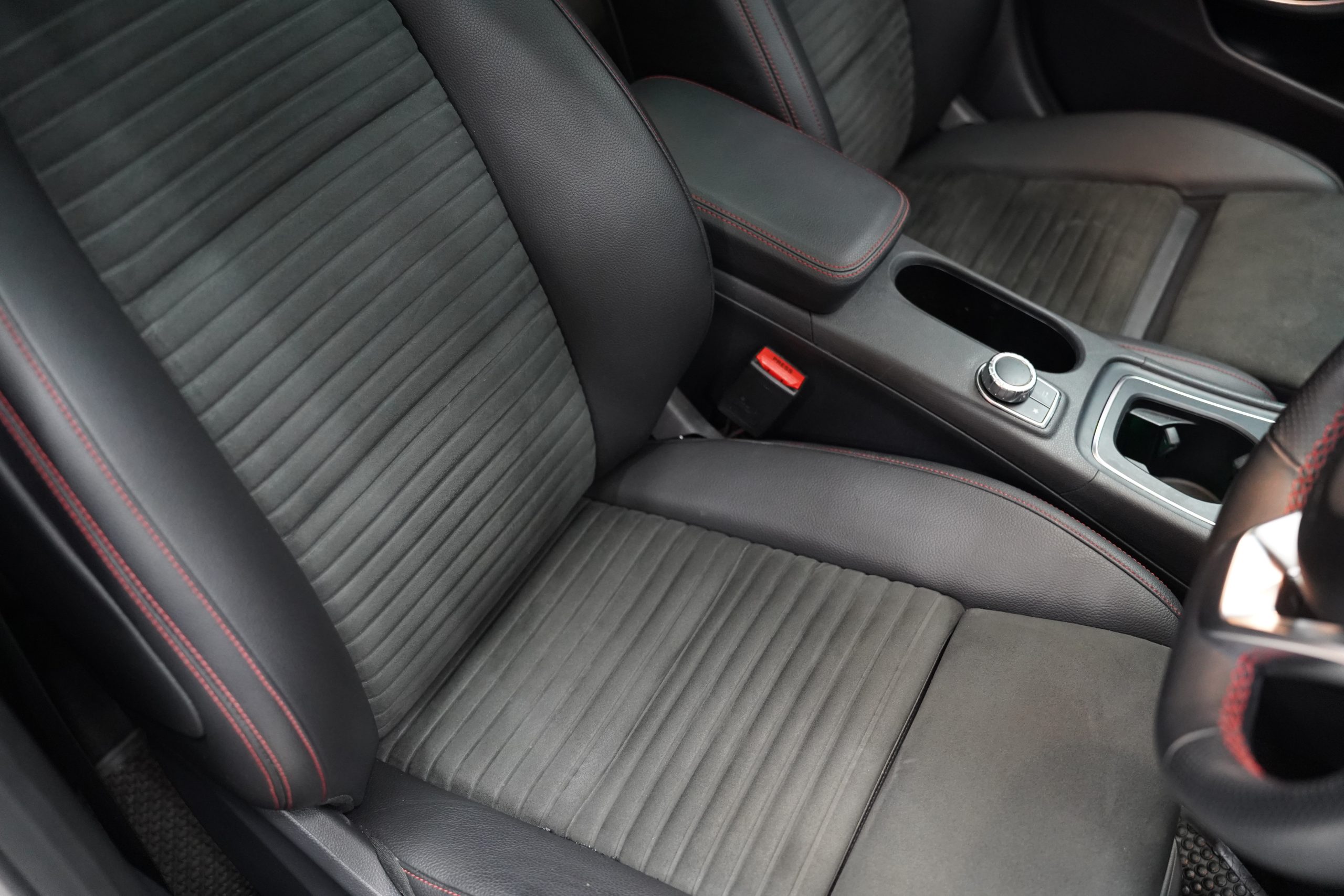 2019Mercedes-Benz GLA 250 AMG Night Edition W156 - Image 18