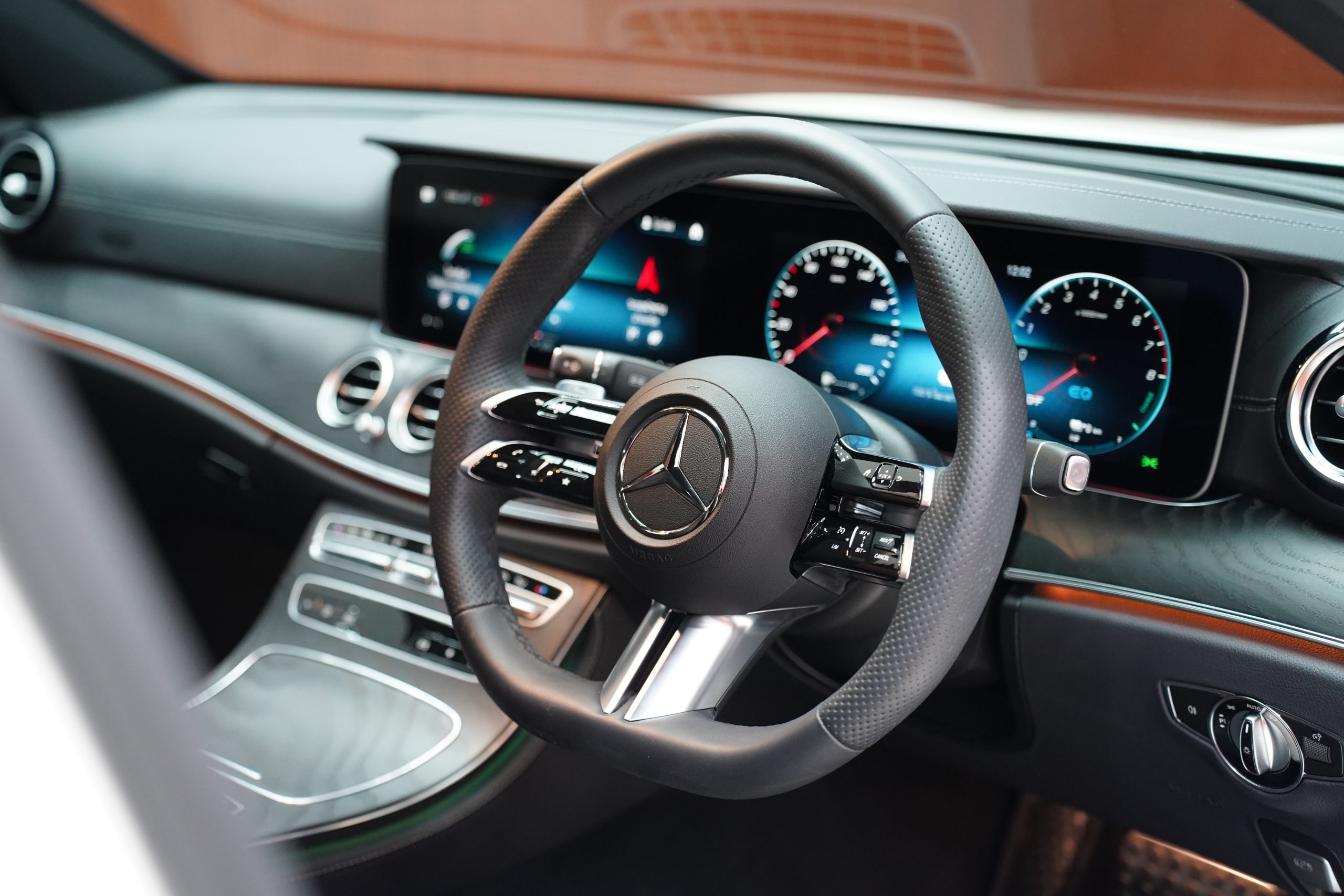 2024 Mercedes-Benz E300 2.0 W213 (ปี 16-23) e AMG Dynamic Sedan - Image 16
