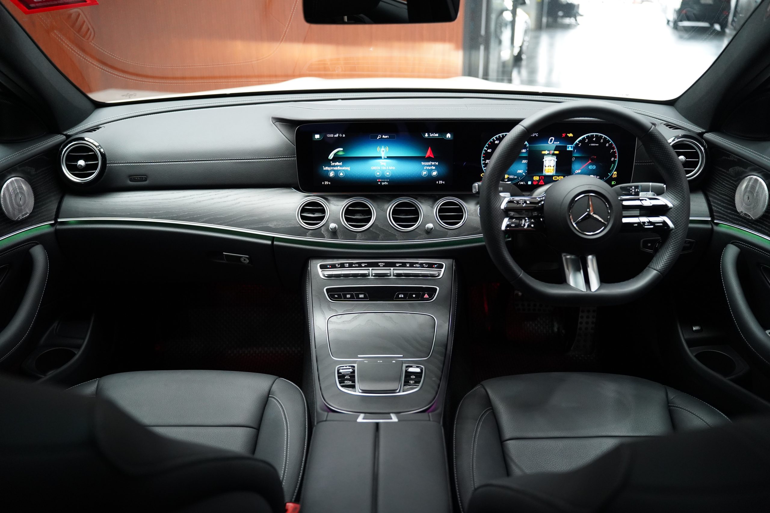 2024Mercedes-Benz E 300 e AMG Dynamic ( W213 Facelift) - Image 21