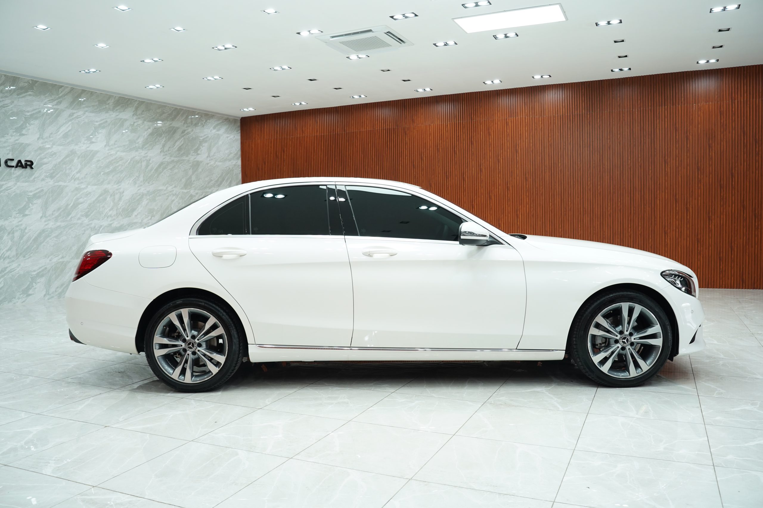 2022Mercedes-Benz C220d Avantgarde Facelift (W205) - Image 6