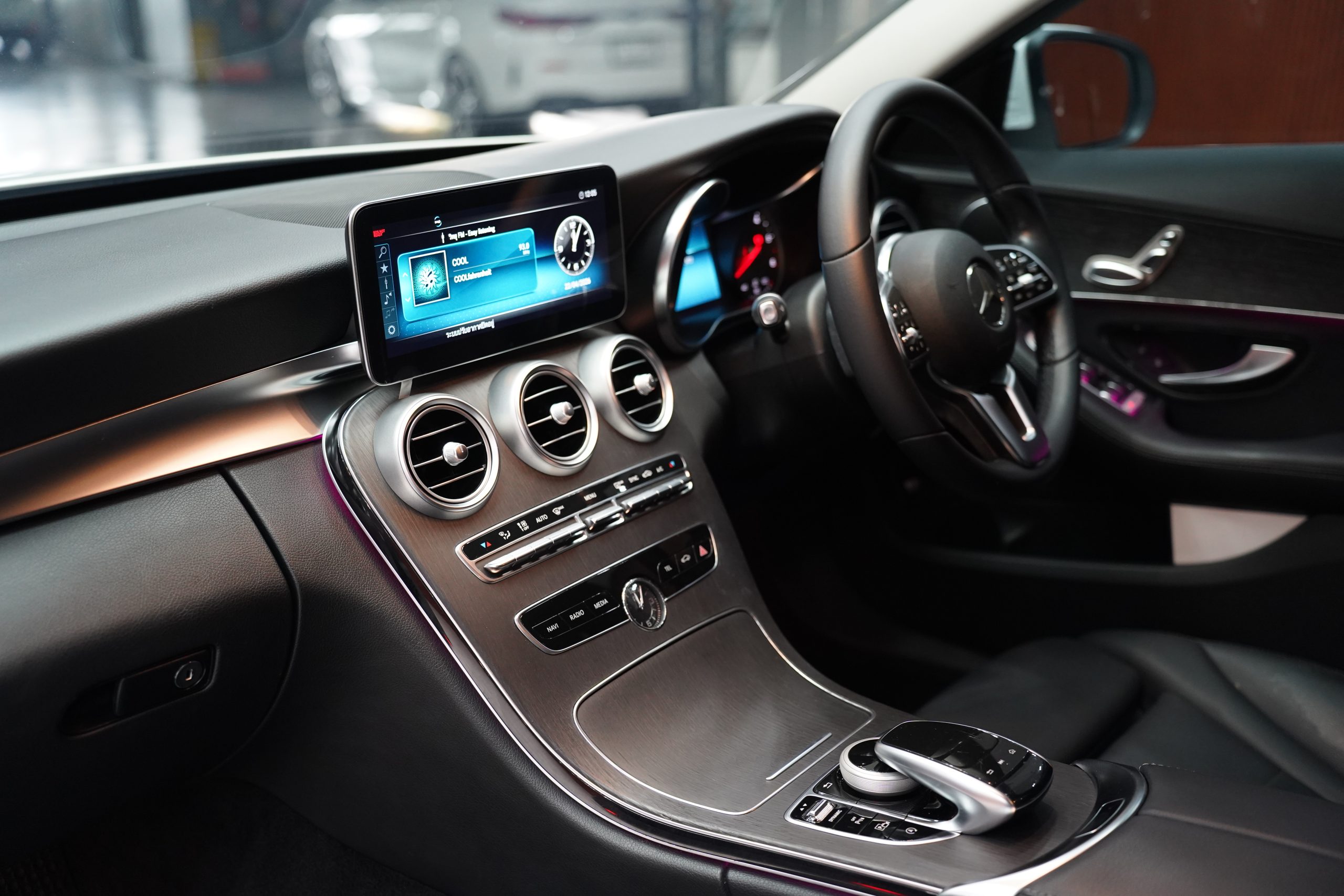 2022Mercedes-Benz C220d Avantgarde Facelift (W205) - Image 13