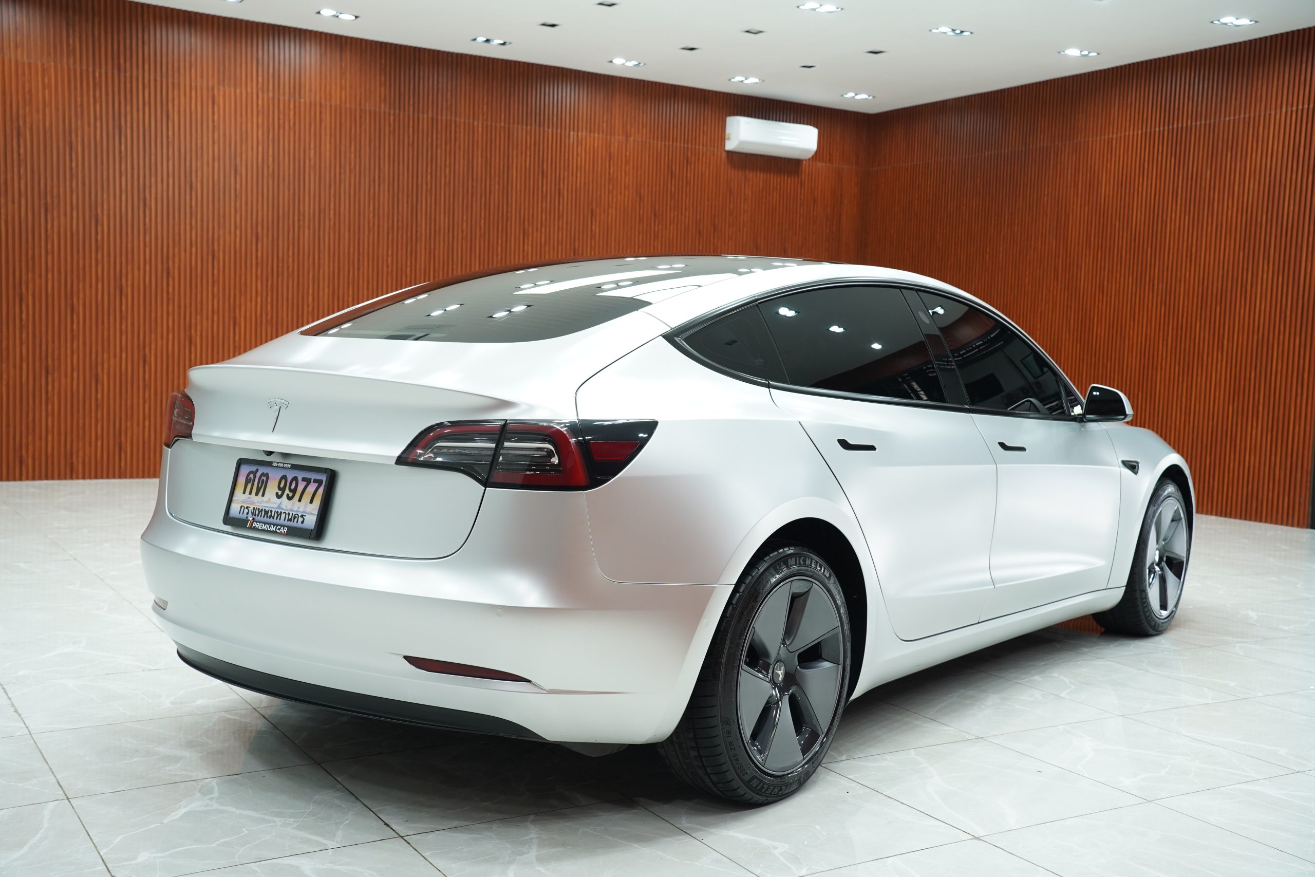 2022Tesla Model 3 Standard RWD - Image 7
