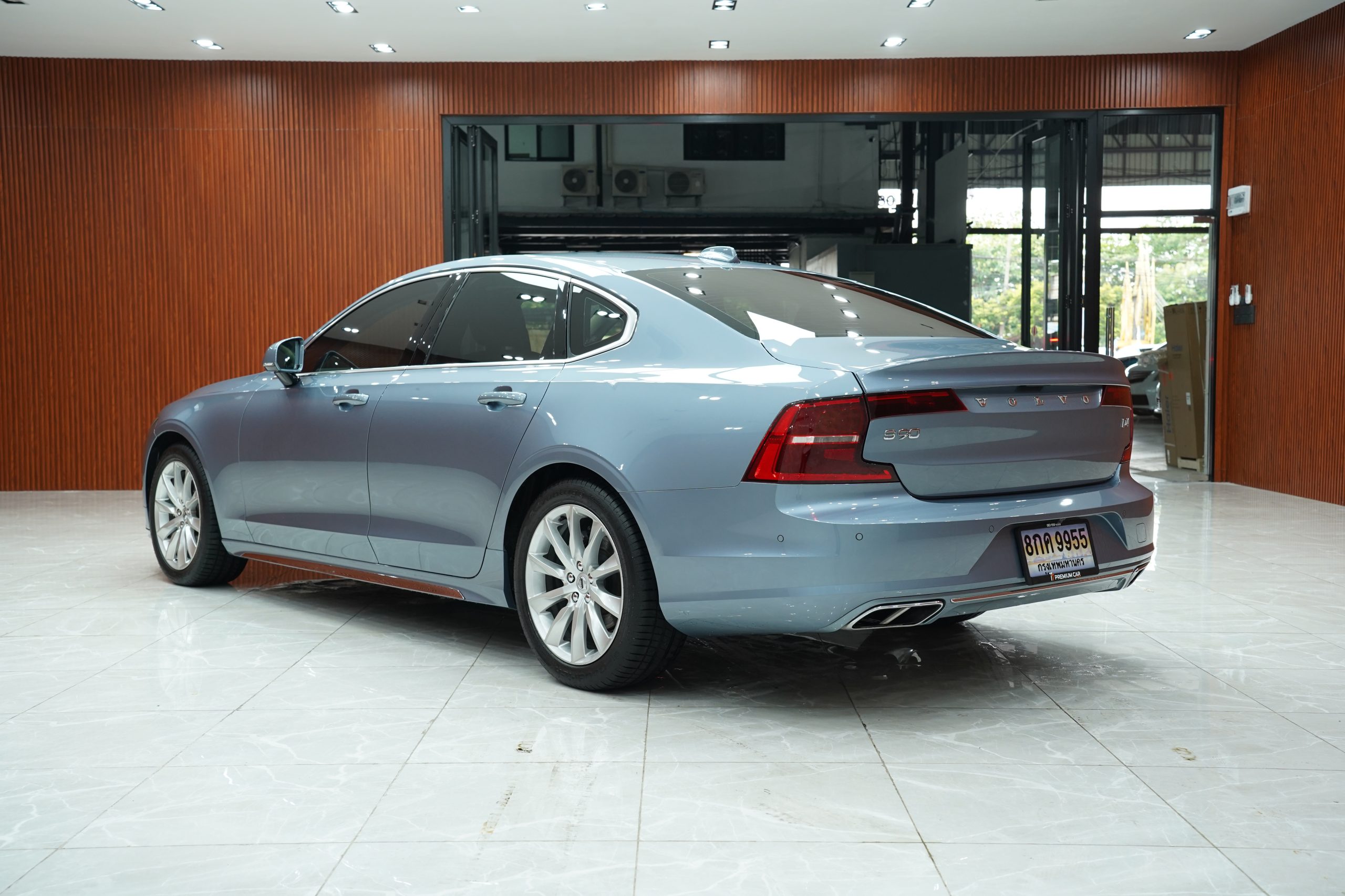 2018Volvo S90 D4 Momentum - Image 6