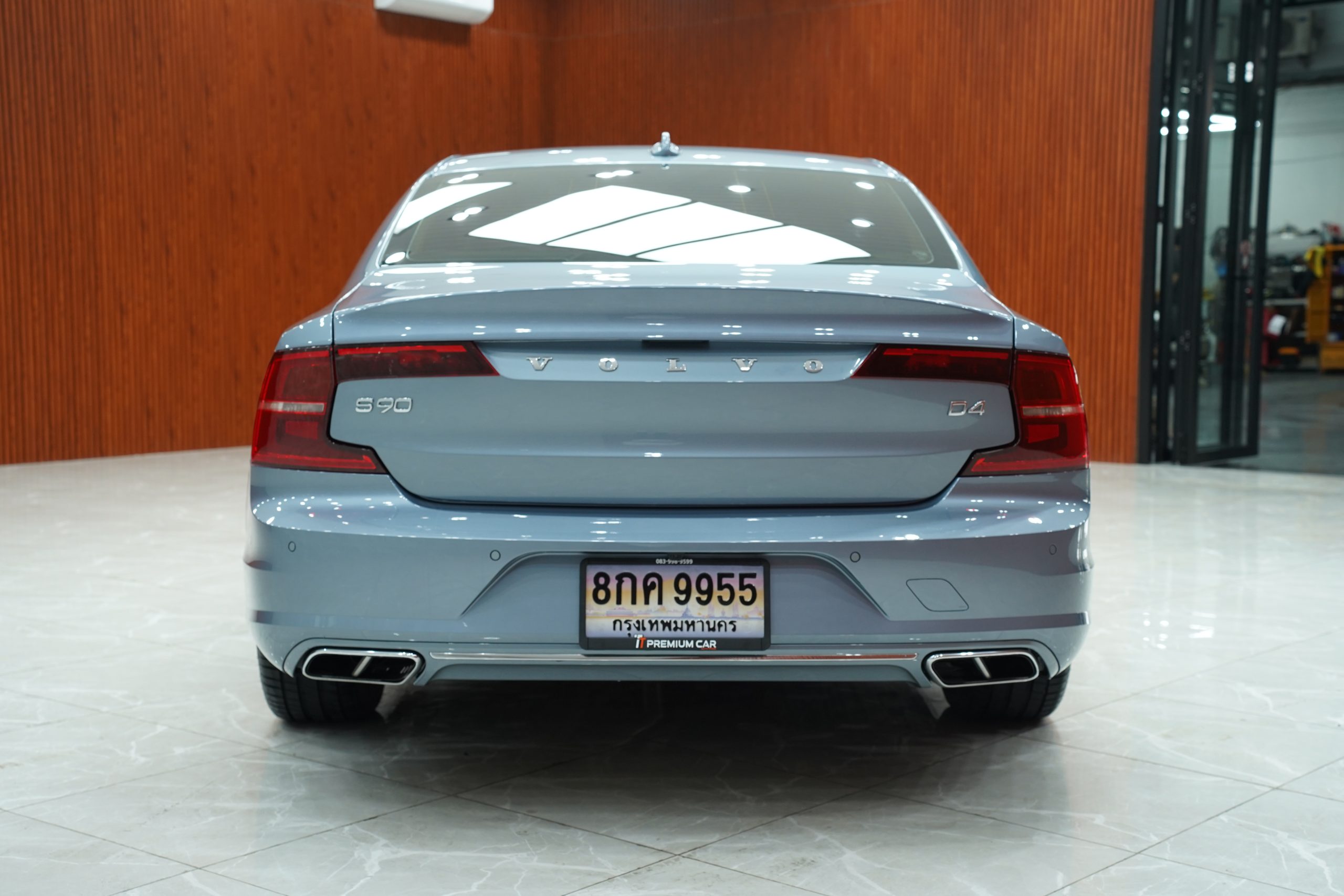 2018Volvo S90 D4 Momentum - Image 7