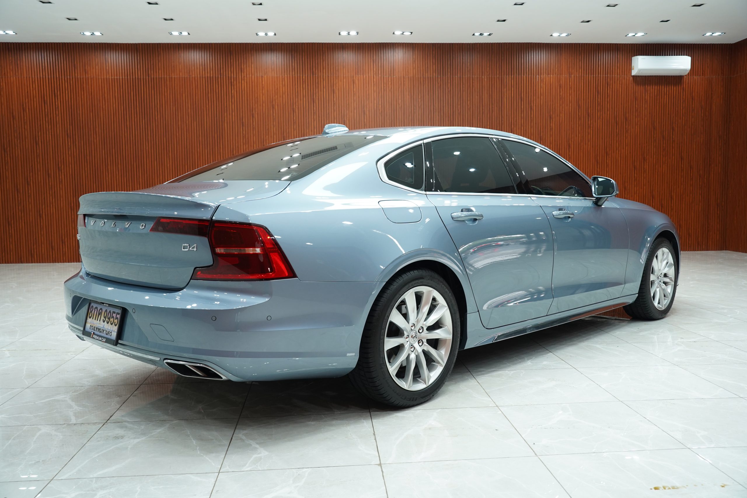 2018Volvo S90 D4 Momentum - Image 8