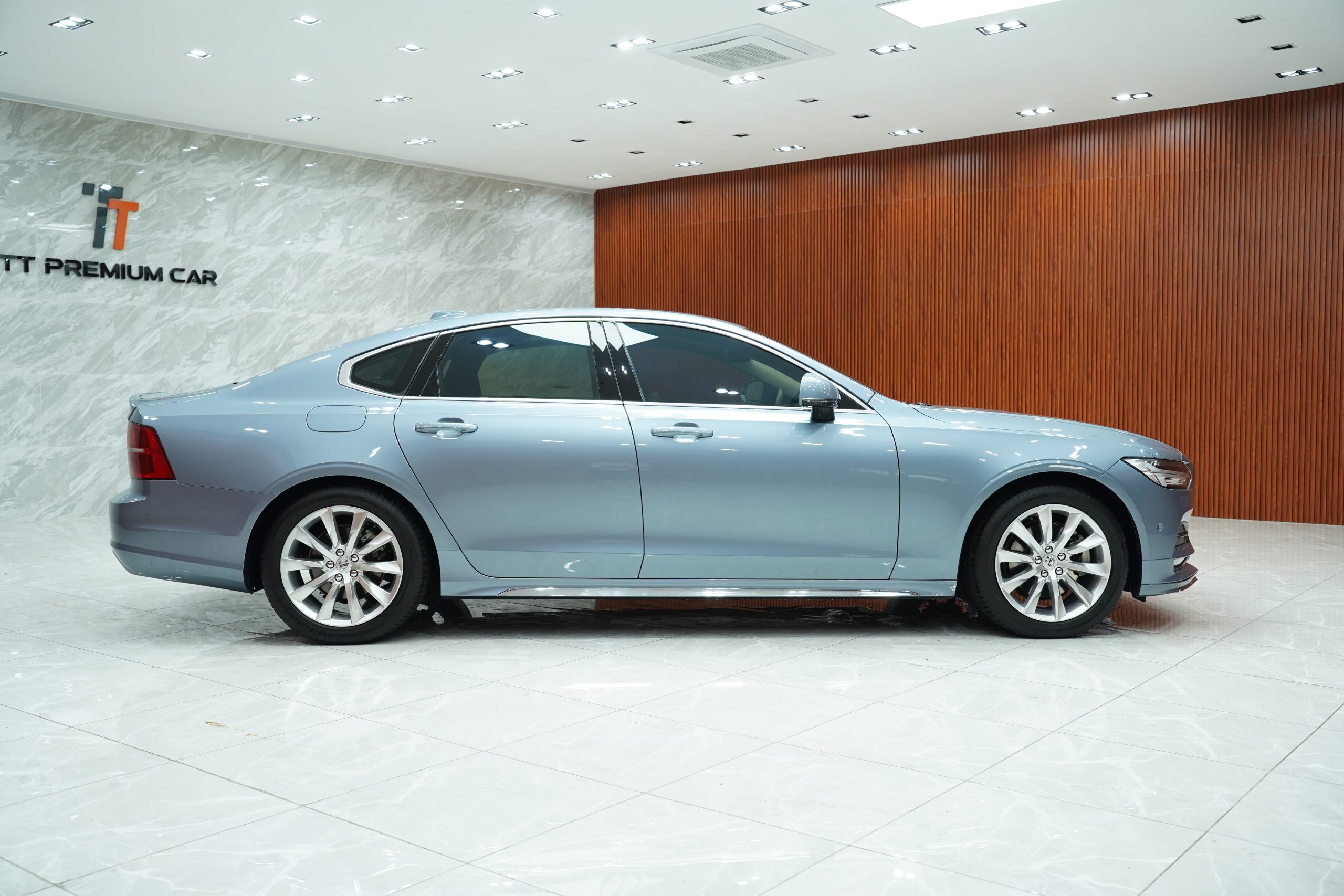 2018Volvo S90 D4 Momentum - Image 9