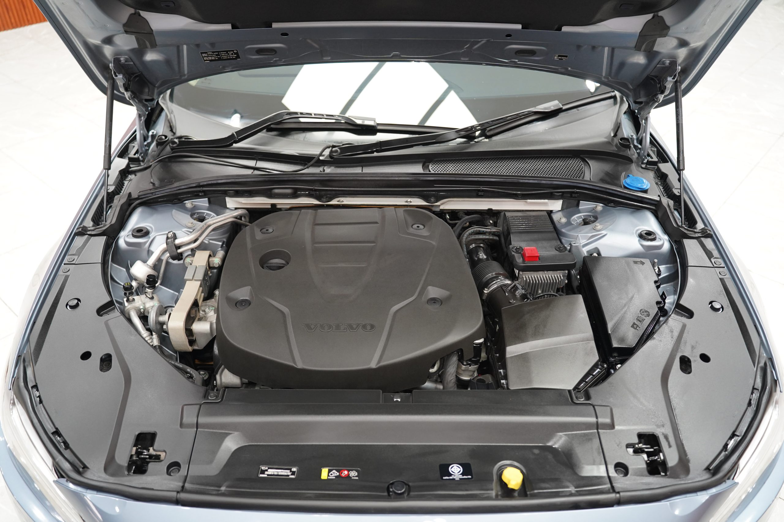 2018Volvo S90 D4 Momentum - Image 12