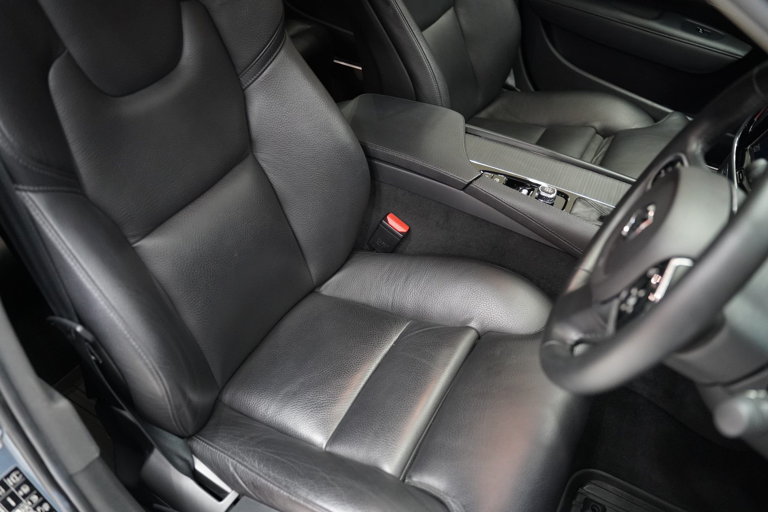 2018Volvo S90 D4 Momentum - Image 14