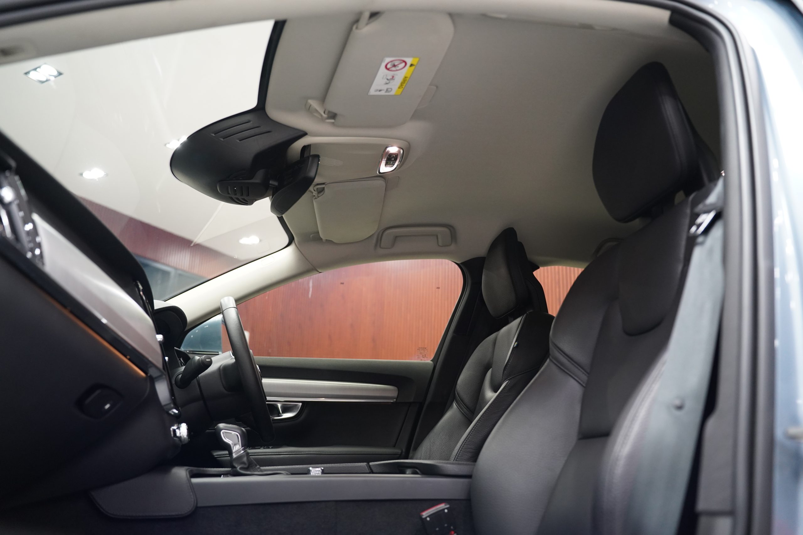 2018Volvo S90 D4 Momentum - Image 16