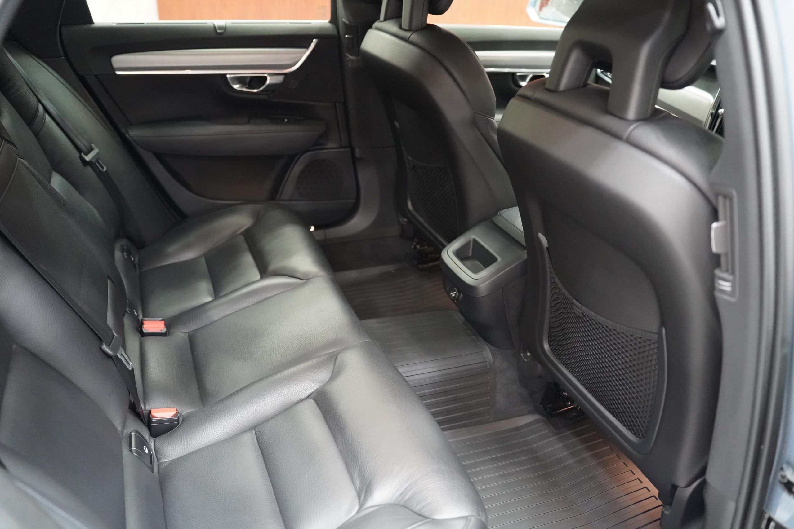 2018Volvo S90 D4 Momentum - Image 18