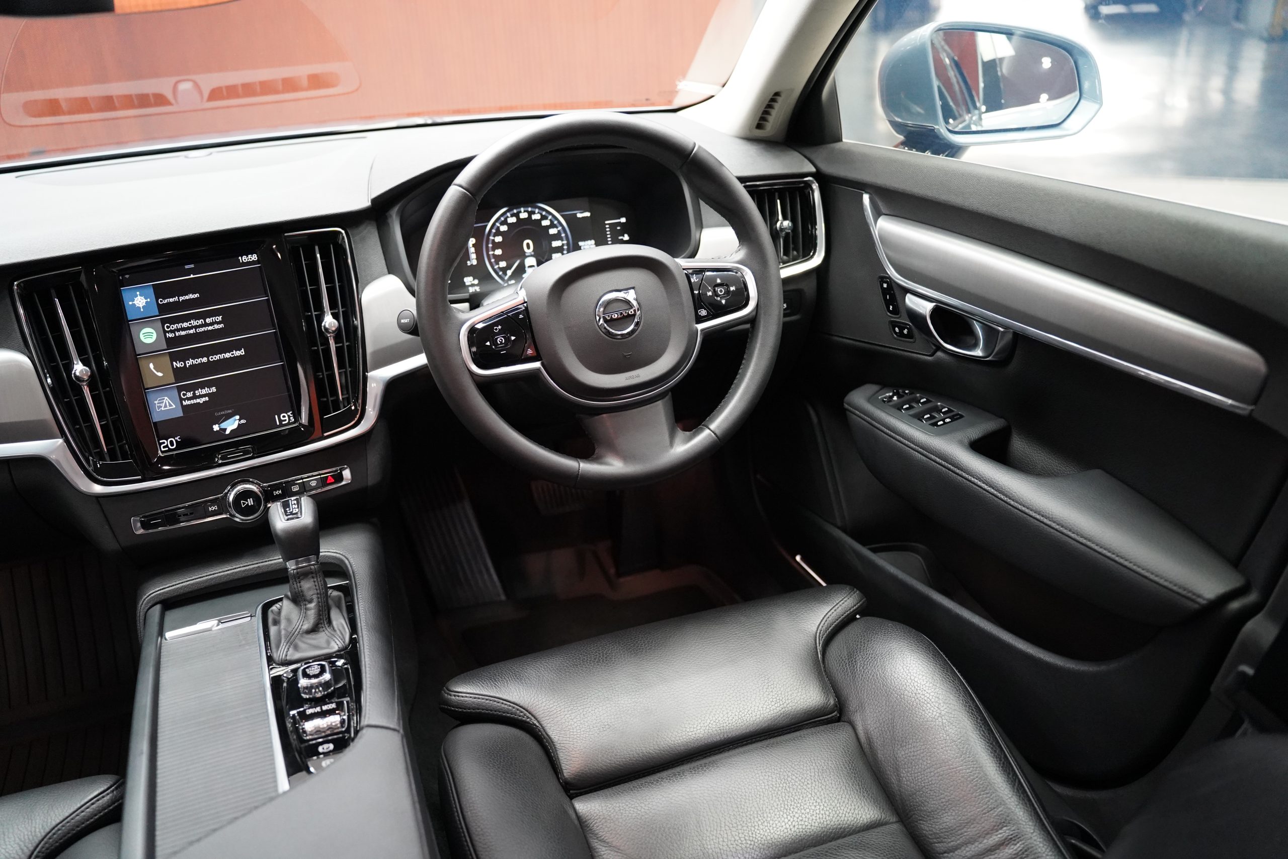 2018Volvo S90 D4 Momentum - Image 22
