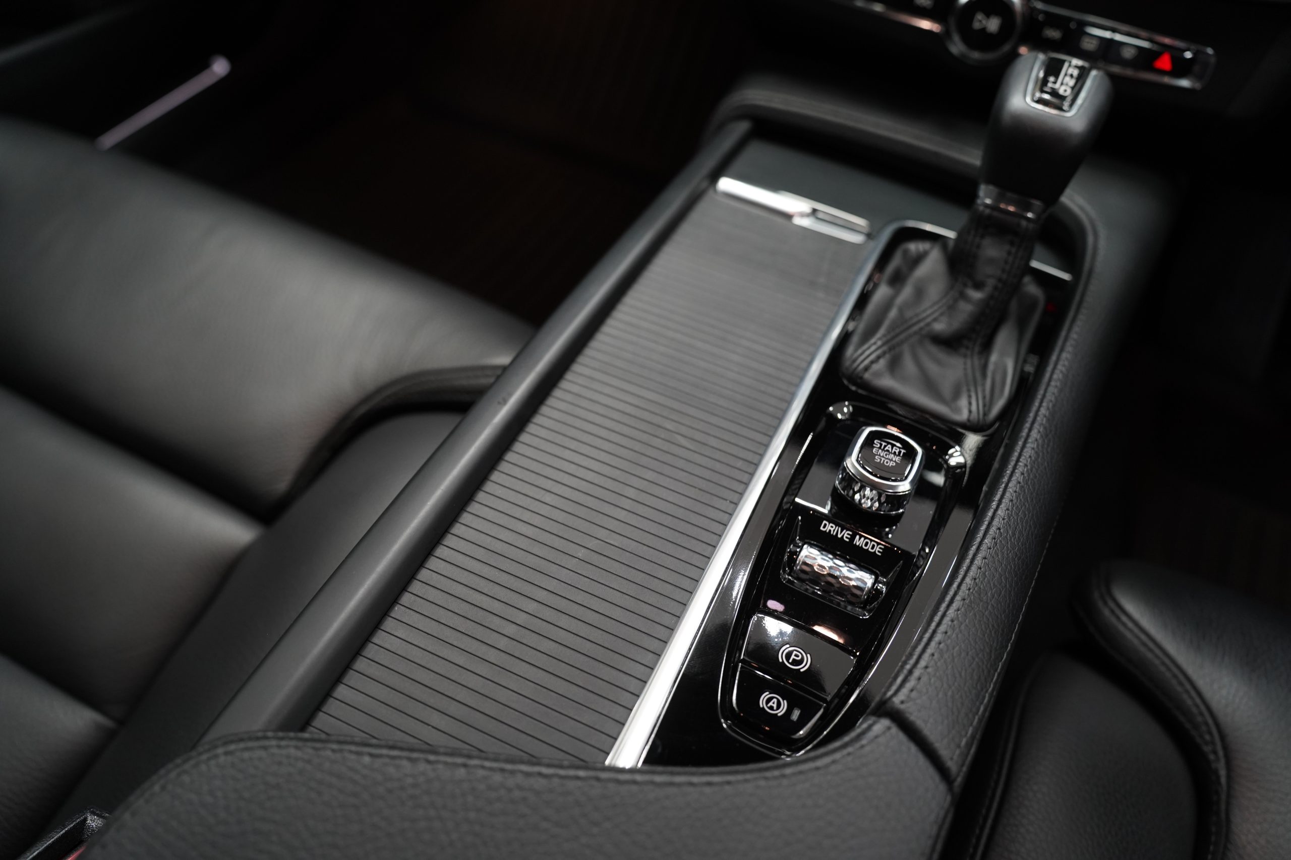 2018Volvo S90 D4 Momentum - Image 23