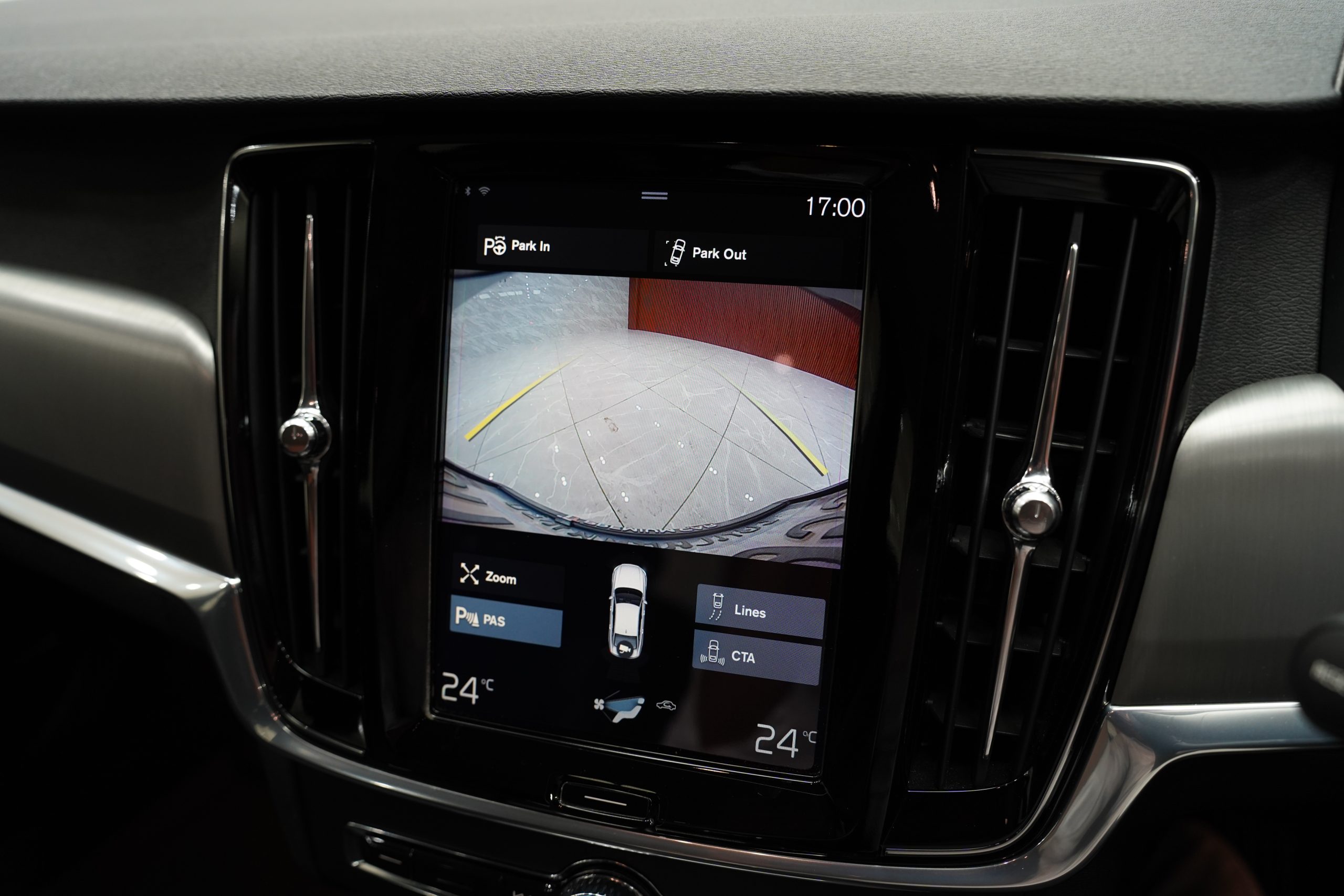 2018Volvo S90 D4 Momentum - Image 25