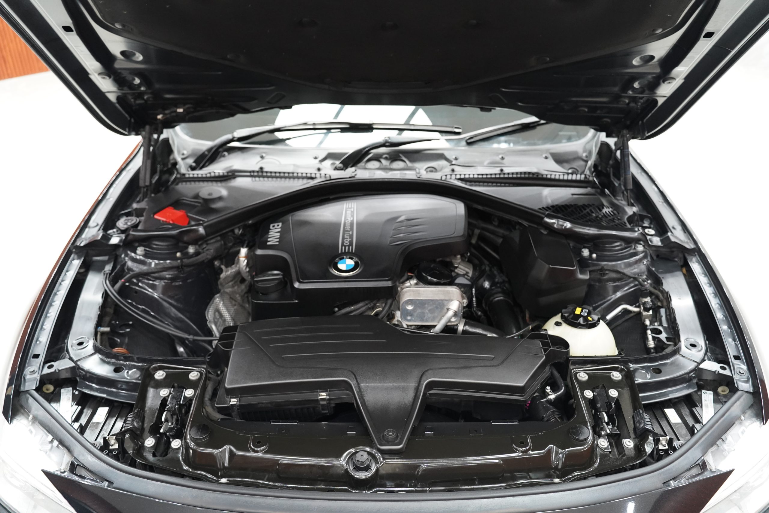 2015BMW 320i Luxury - Image 11