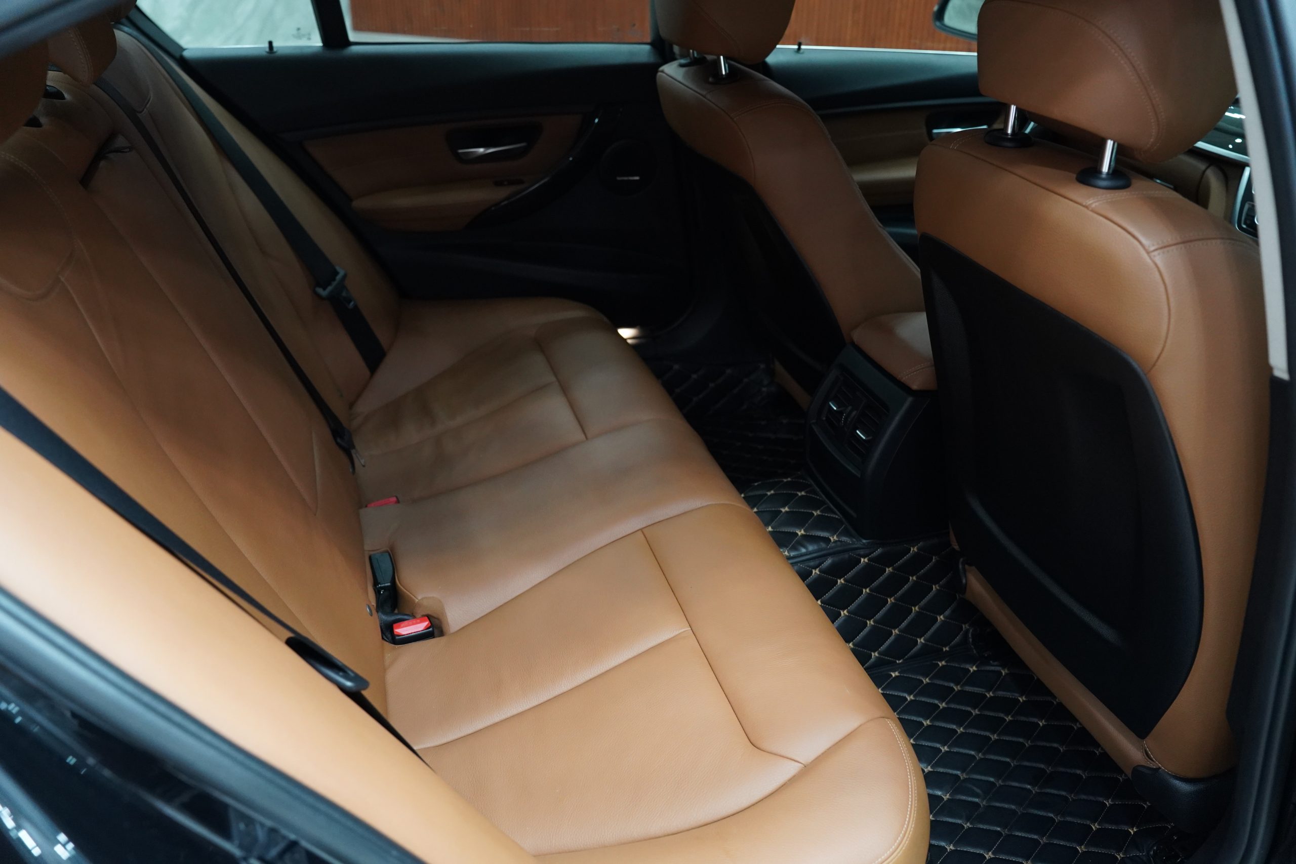 2015BMW 320i Luxury - Image 15