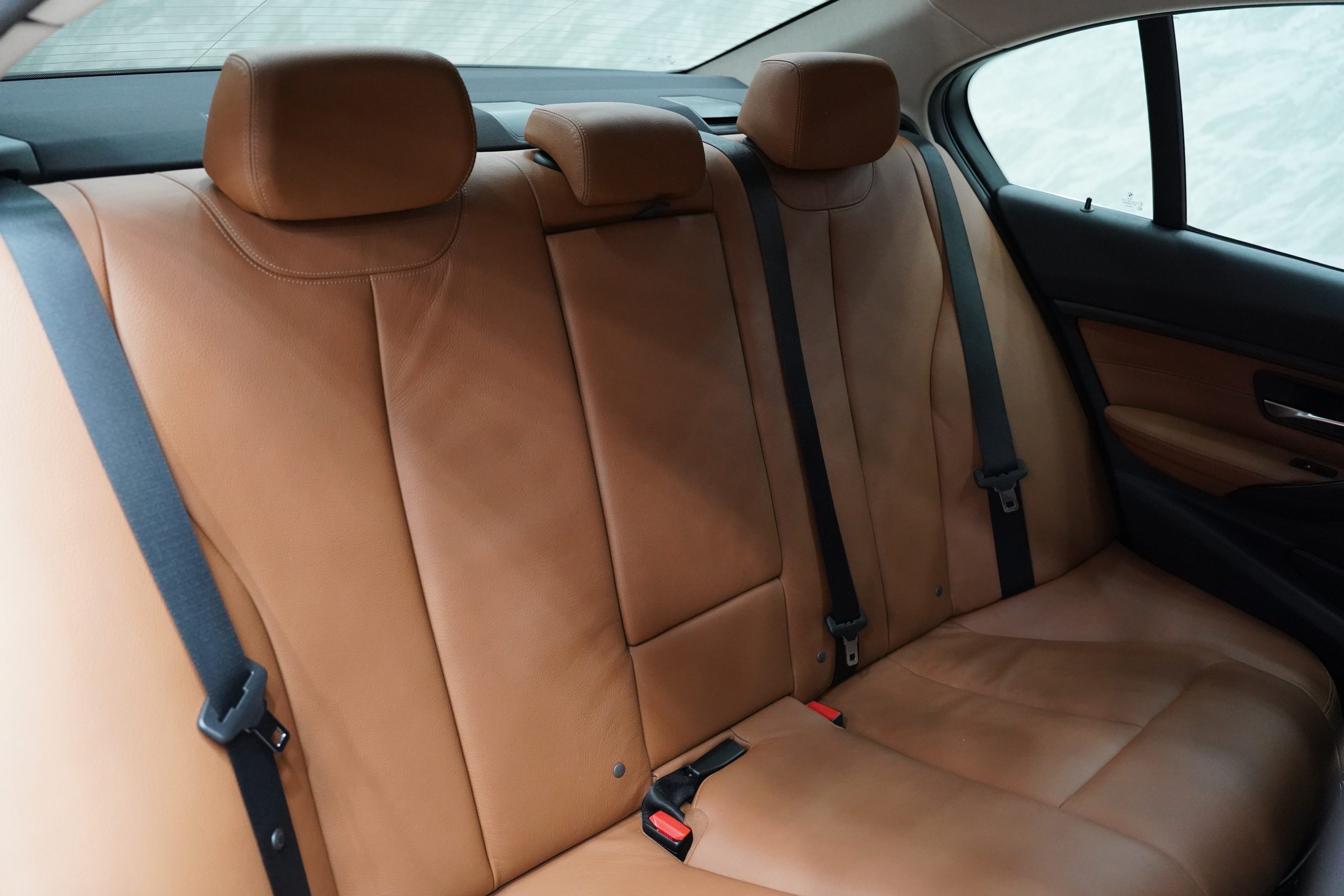 2015BMW 320i Luxury - Image 16