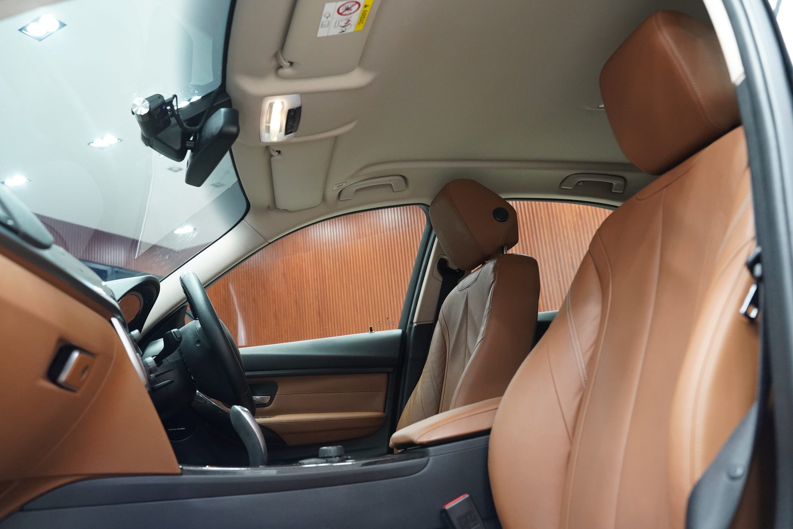 2015BMW 320i Luxury - Image 18