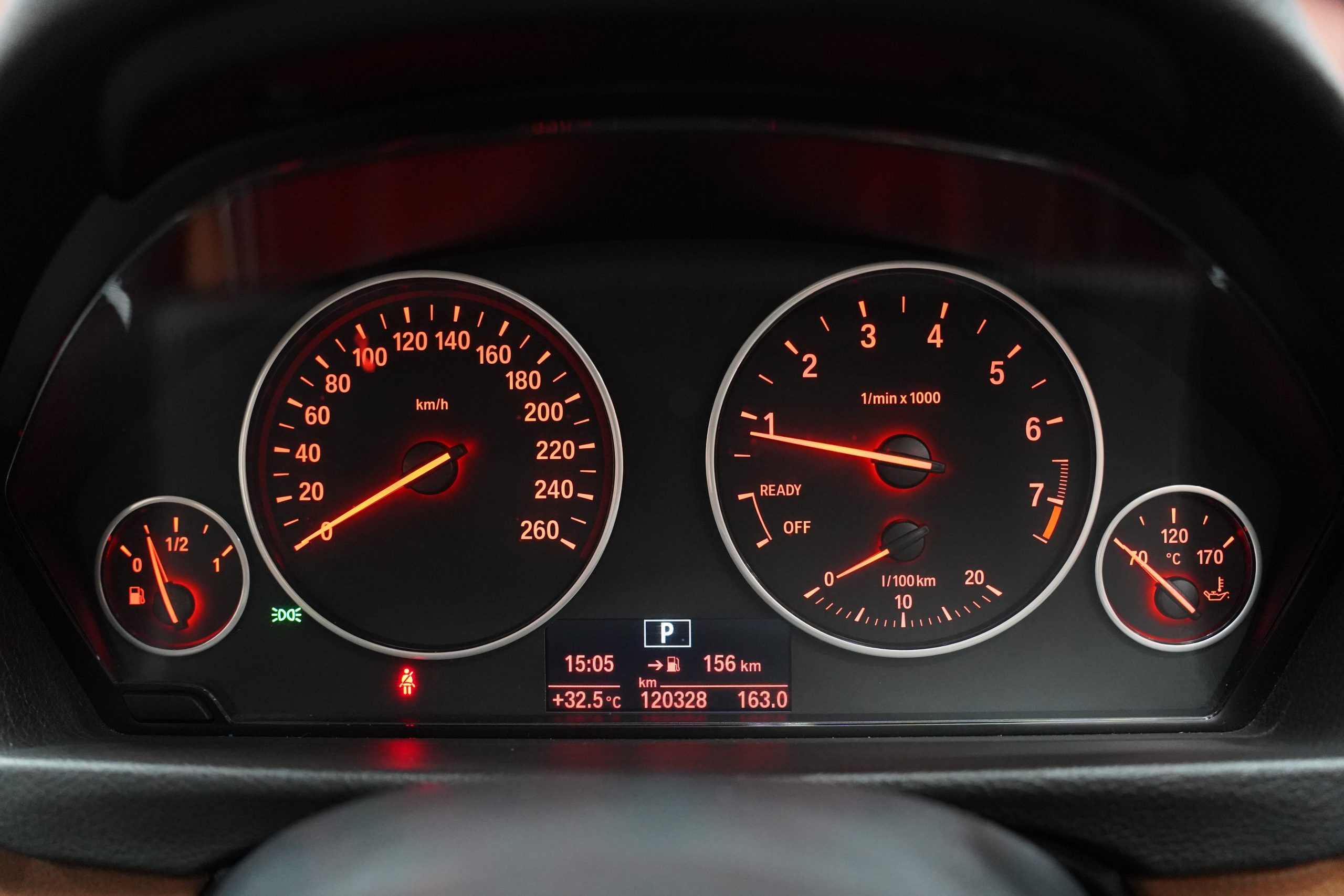 2015BMW 320i Luxury - Image 24