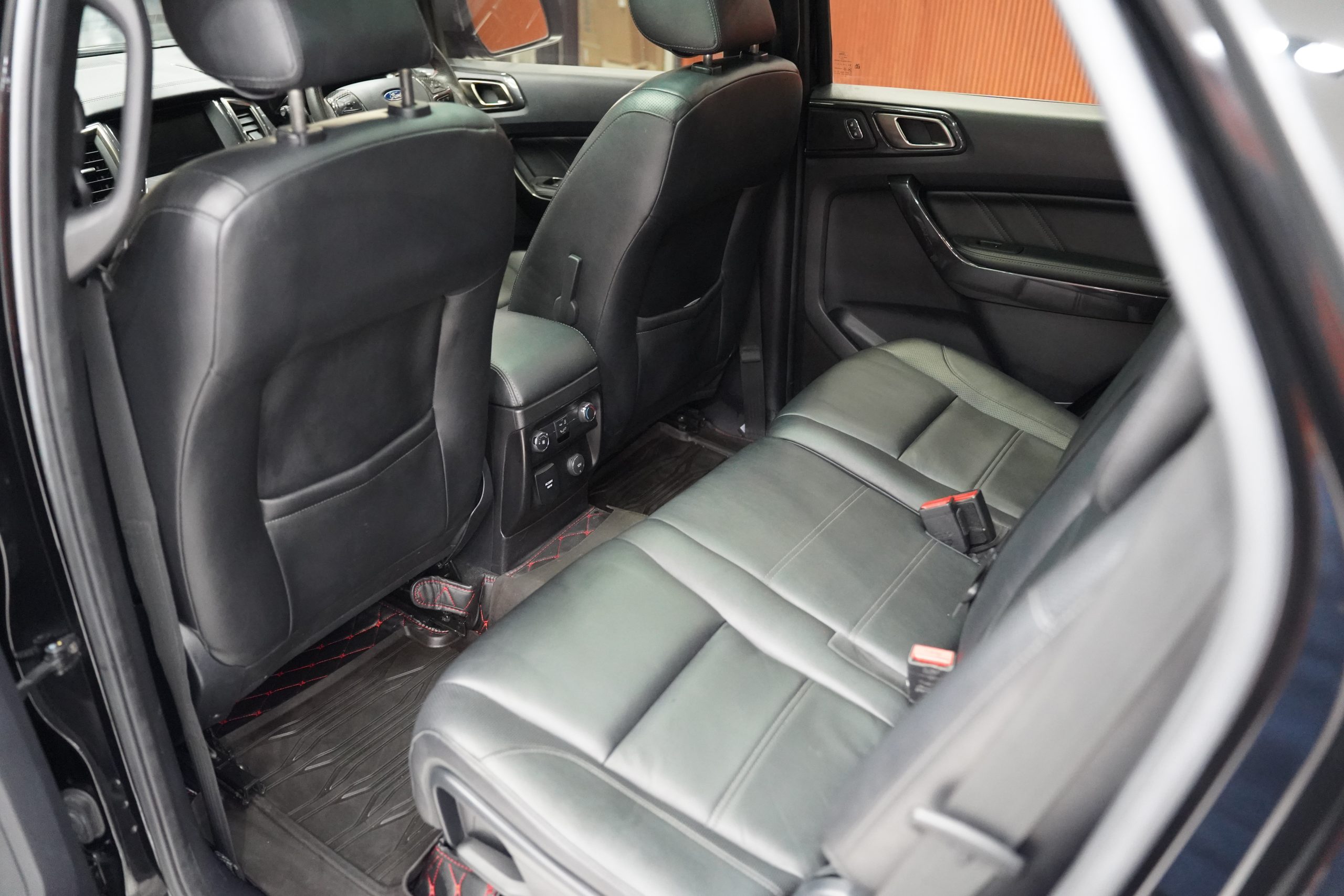 2019Ford Everest 2.0 Titanium+ - Image 11