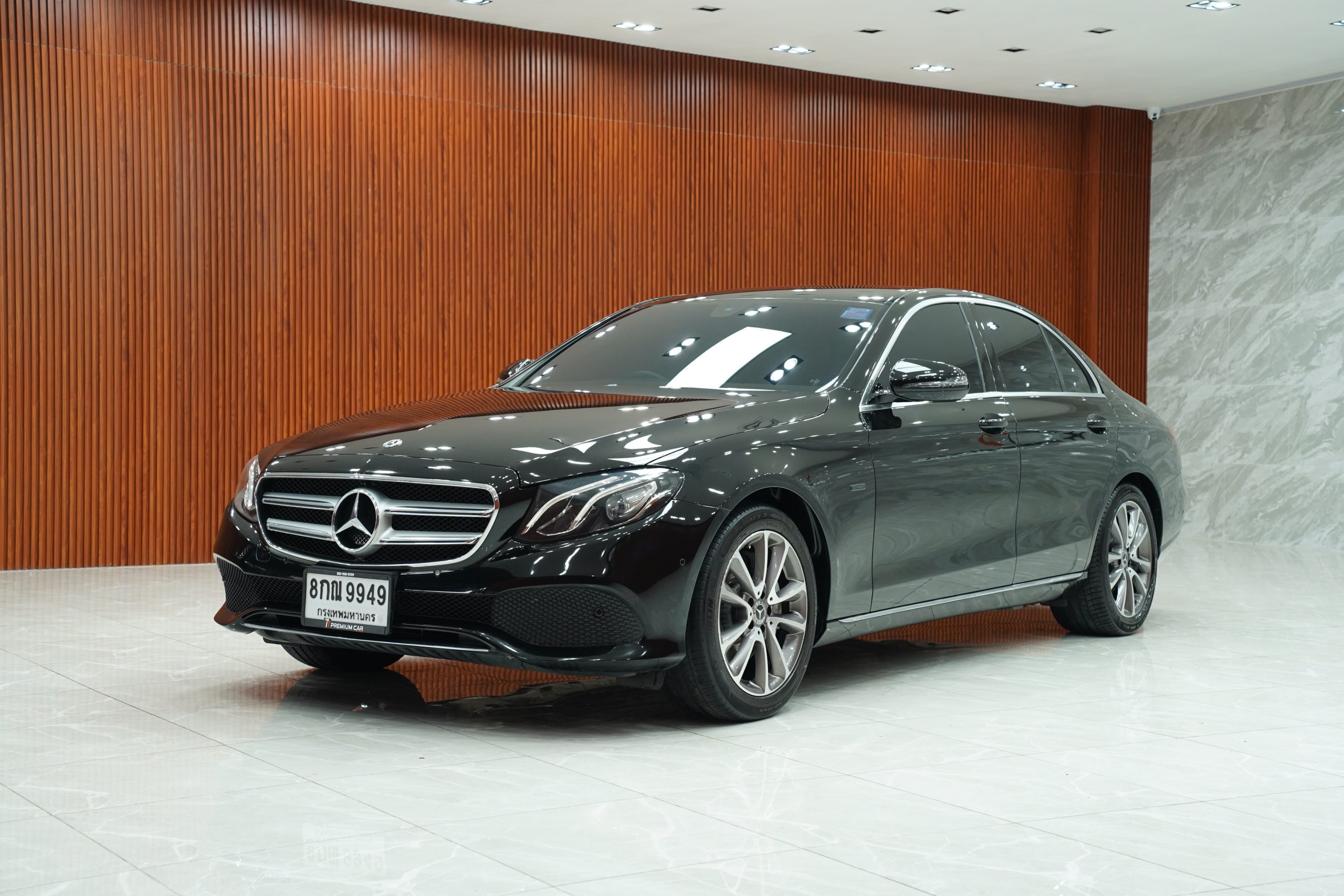 2019Mercedes-Benz E350e - Image 4